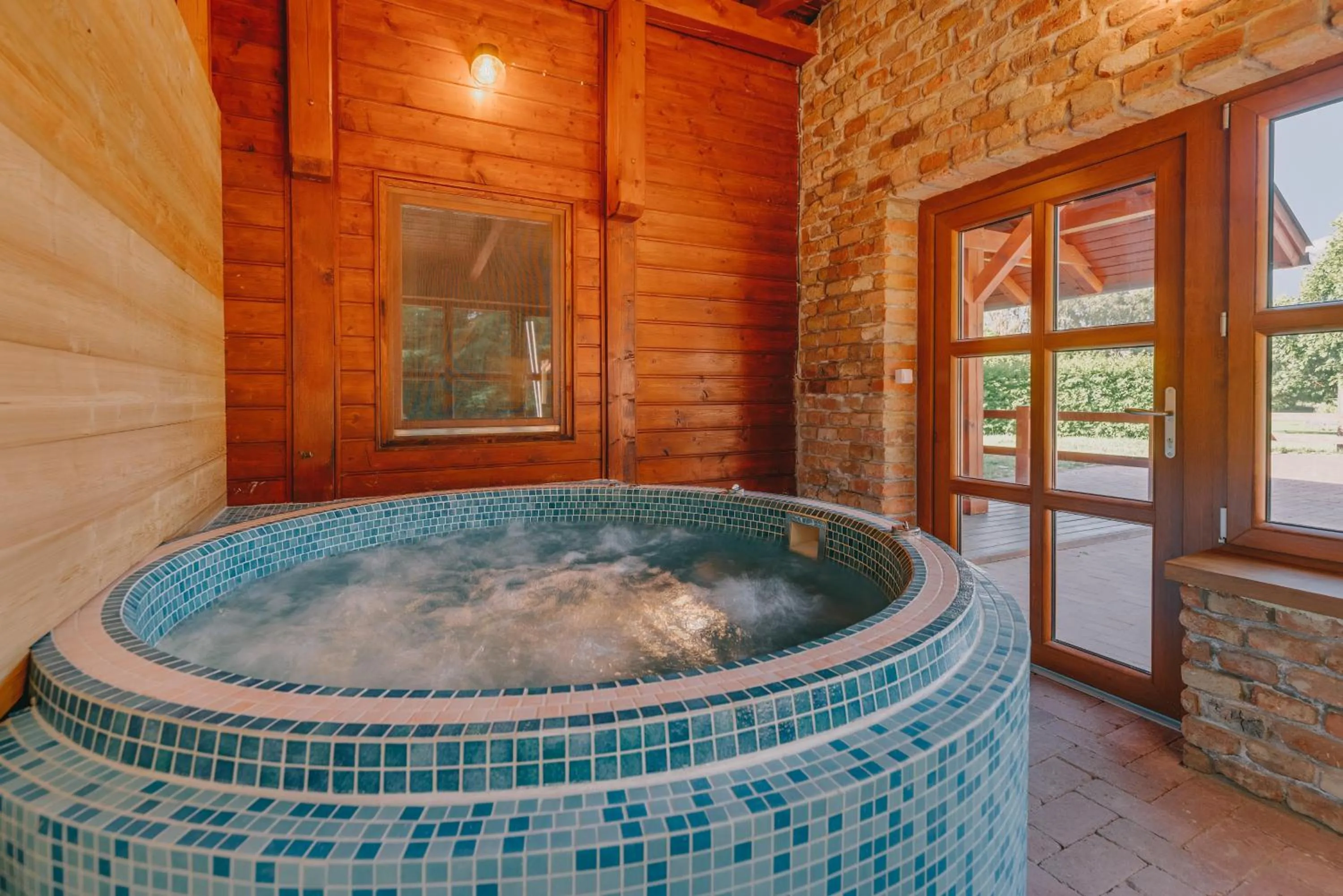 Hot Tub in Matild Country Hotel