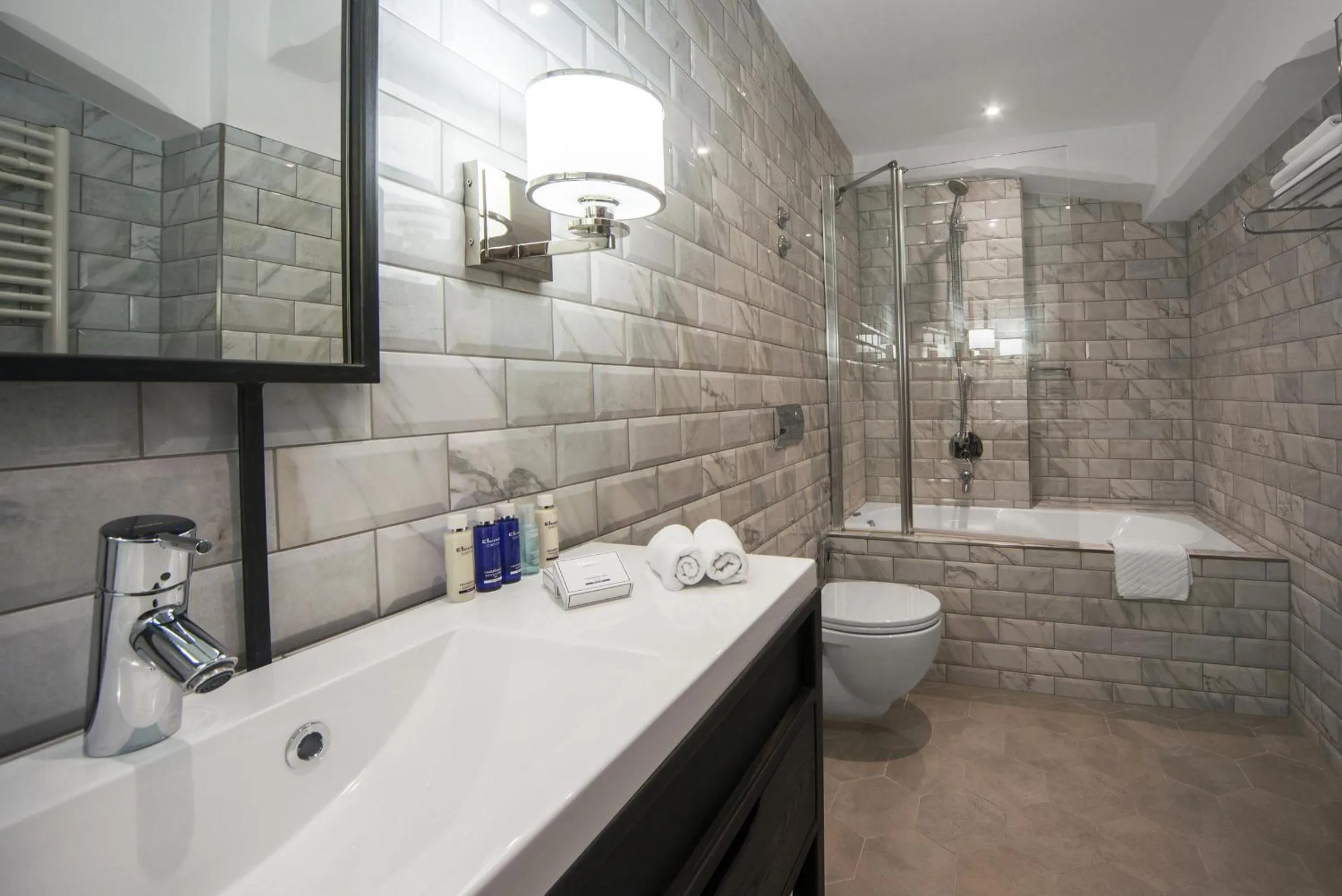 Bathroom in Hotel Brown Beach House & Spa