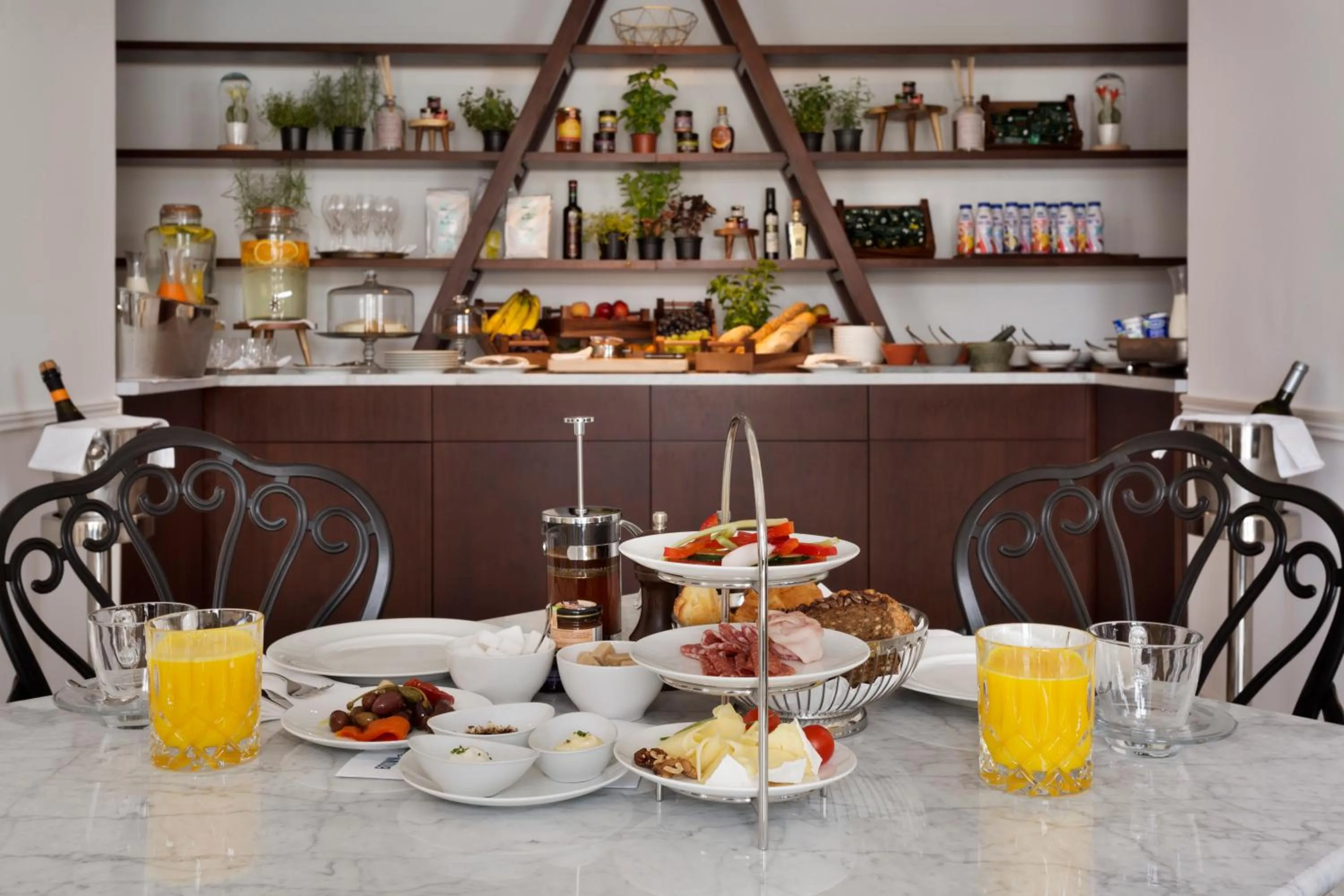 Restaurant/places to eat in Hotel Brown Beach House & Spa