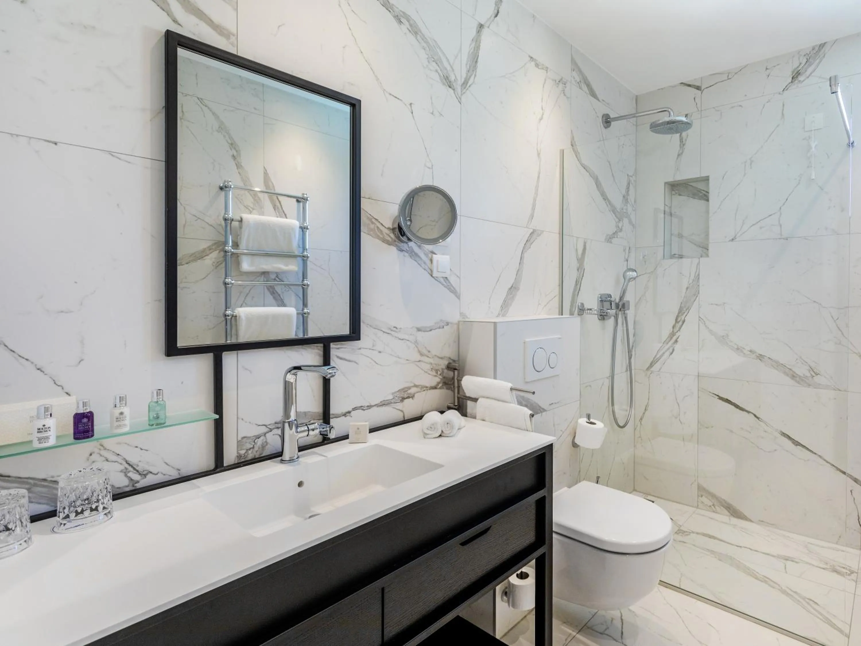 Bathroom in Hotel Brown Beach House & Spa