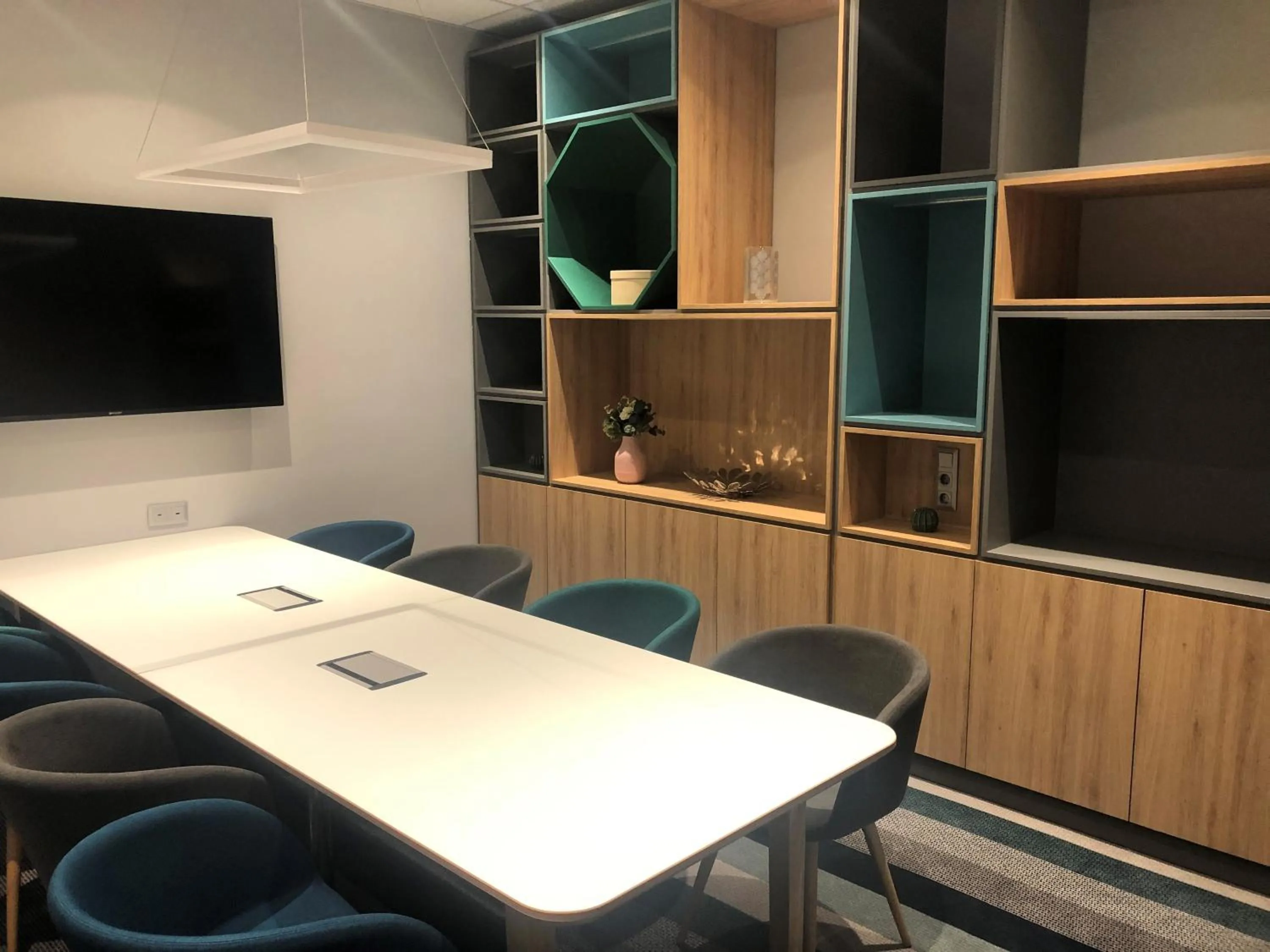 TV and multimedia in Holiday Inn Budapest-Budaörs by IHG