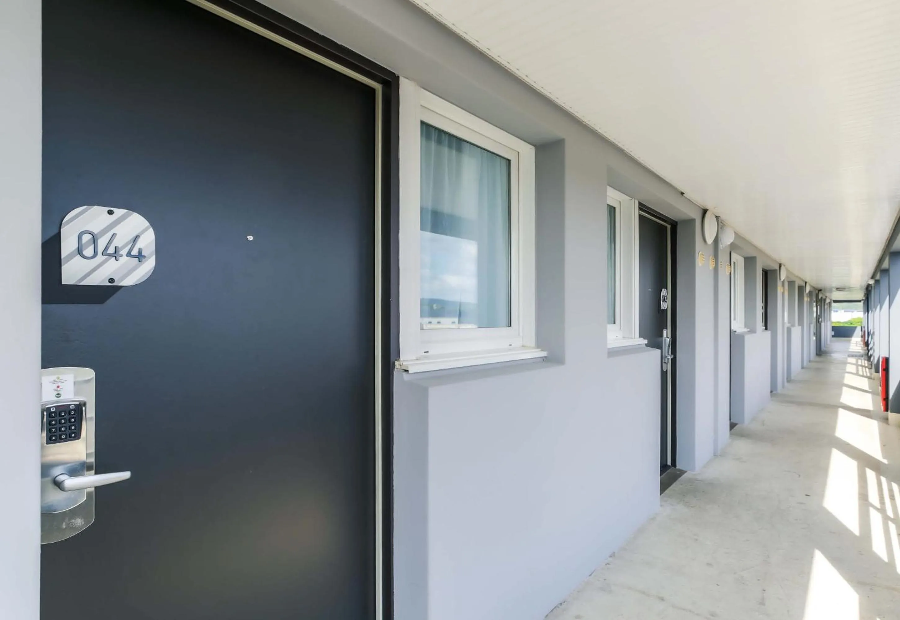 Decorative detail in B&B HOTEL Metz Augny