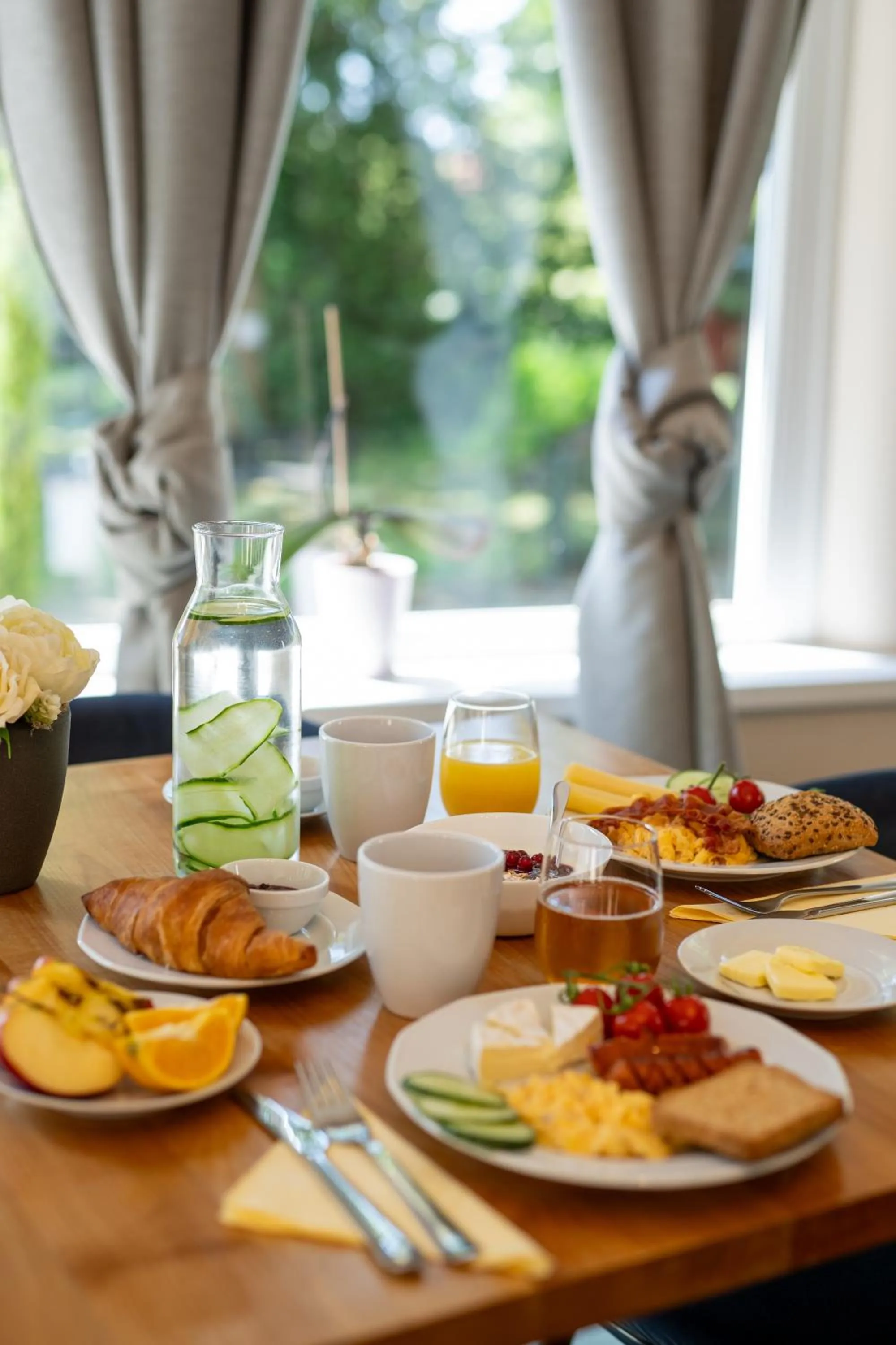 Breakfast in Hotel Arborétum
