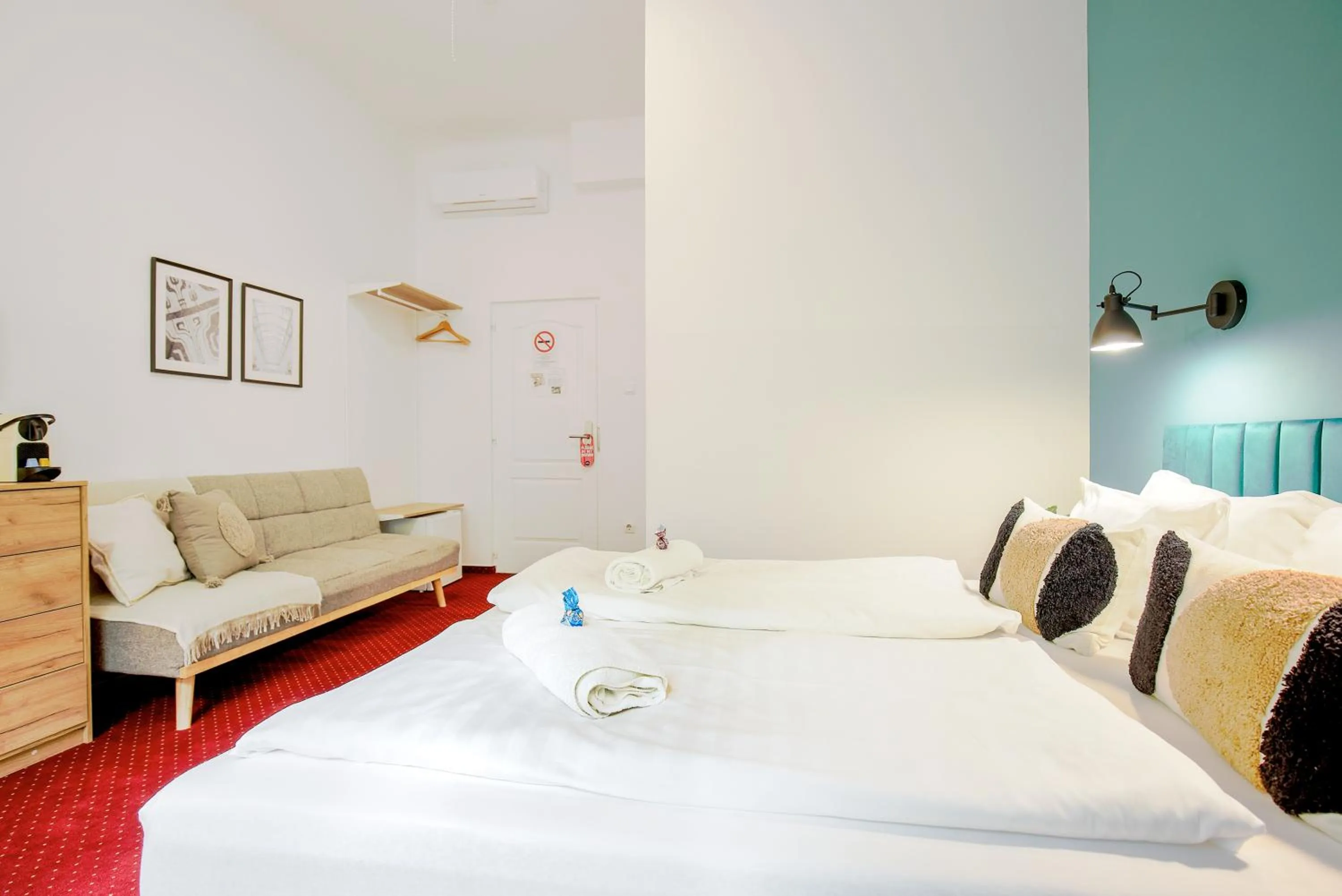 Bed in Maverick Downtown