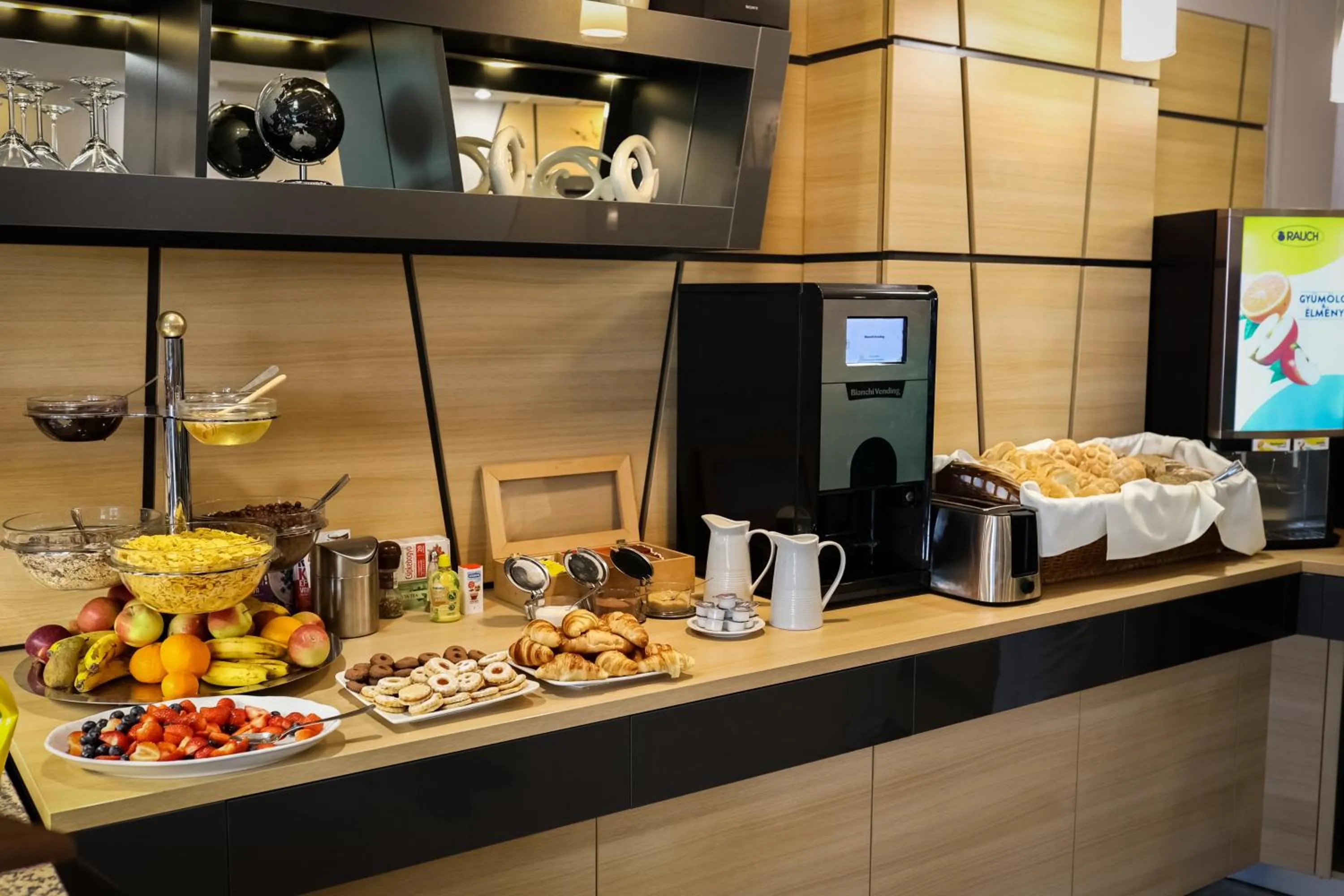 Breakfast in Sándor Hotel