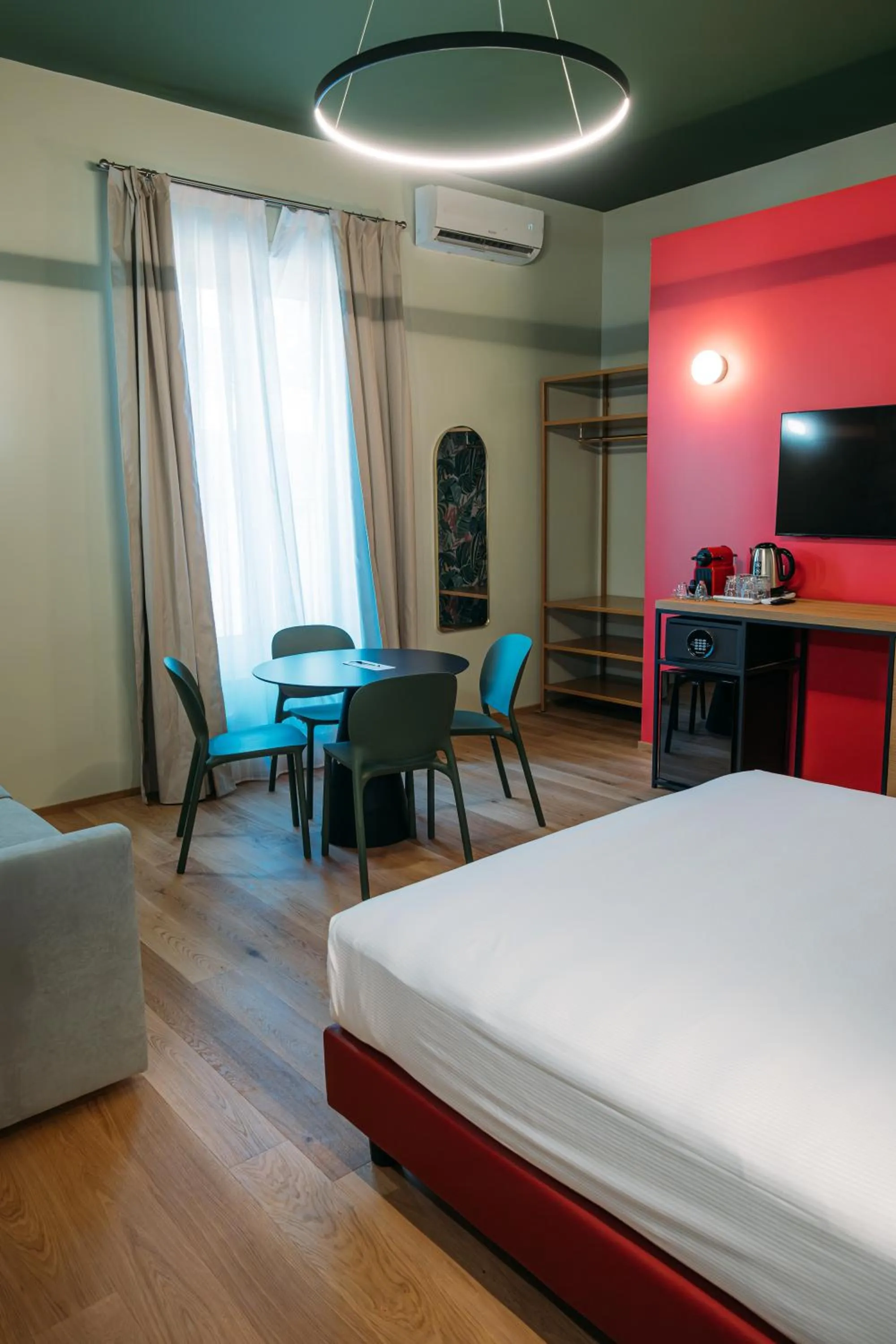 TV and multimedia, Bed in Boutique Centrale Palace Hotel