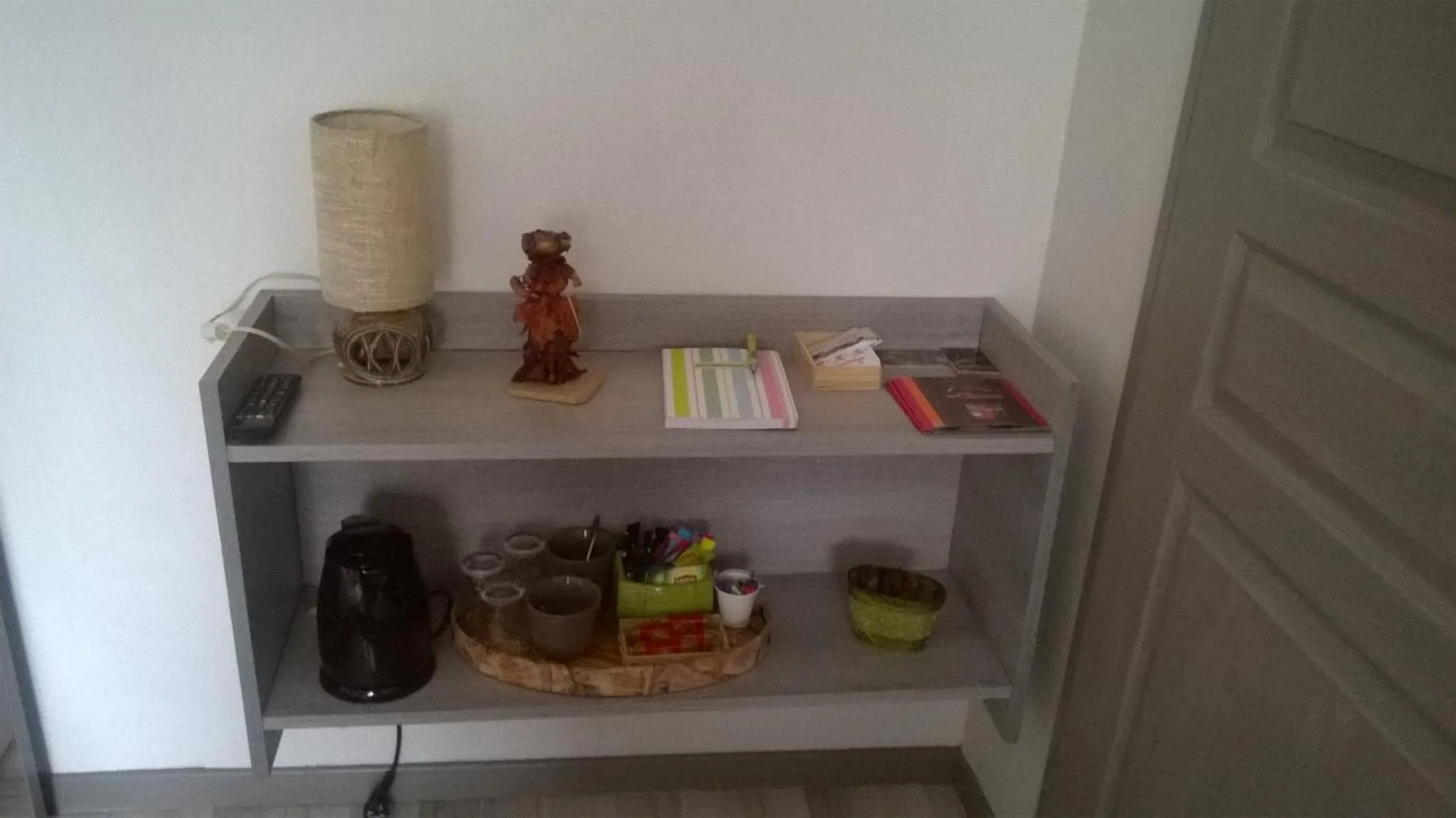 Decorative detail in chambre chez mamie do