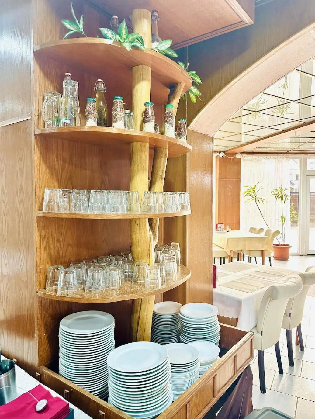 Restaurant/places to eat in Hotel Amadeus