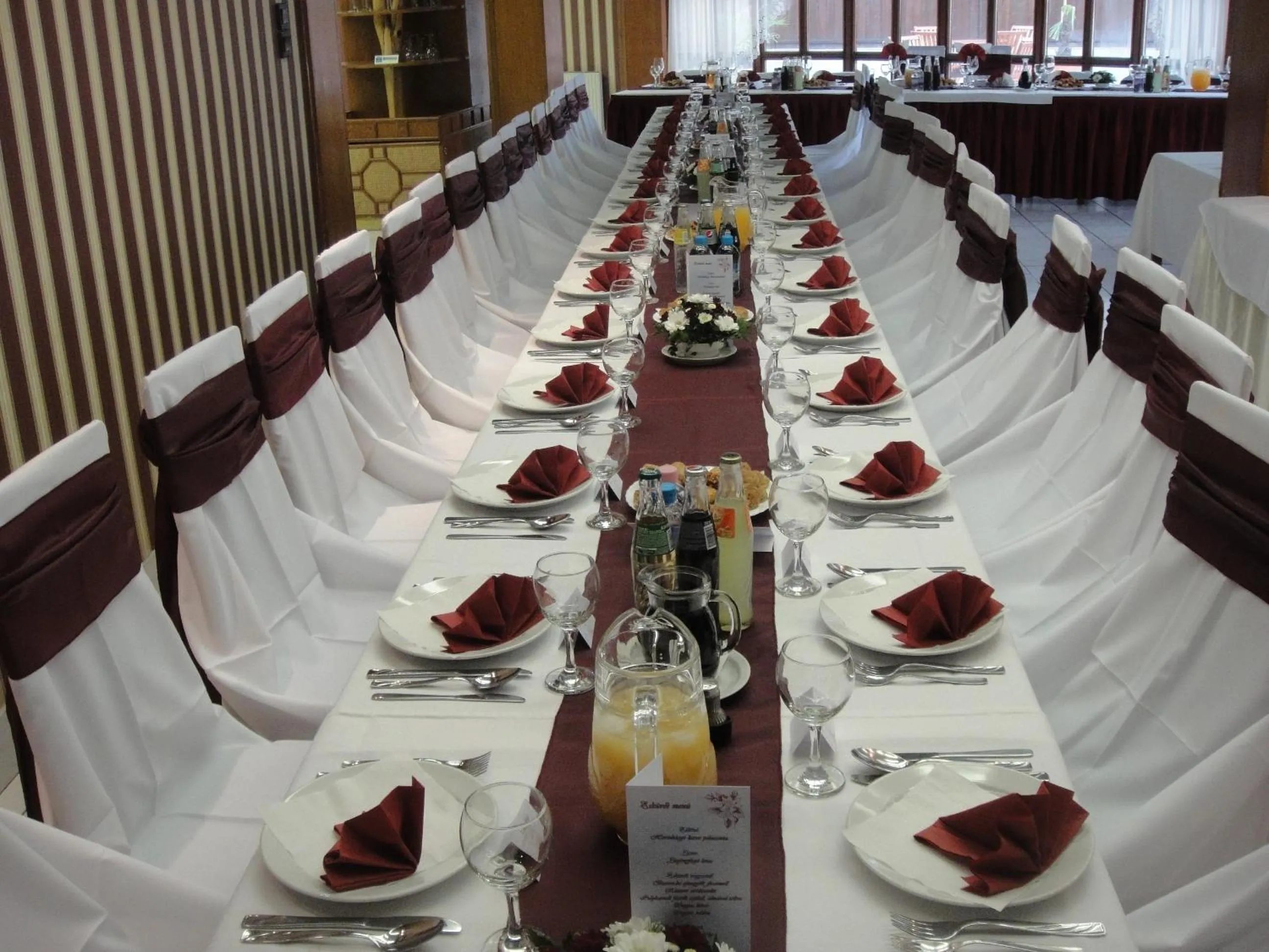 Restaurant/places to eat in Hotel Amadeus