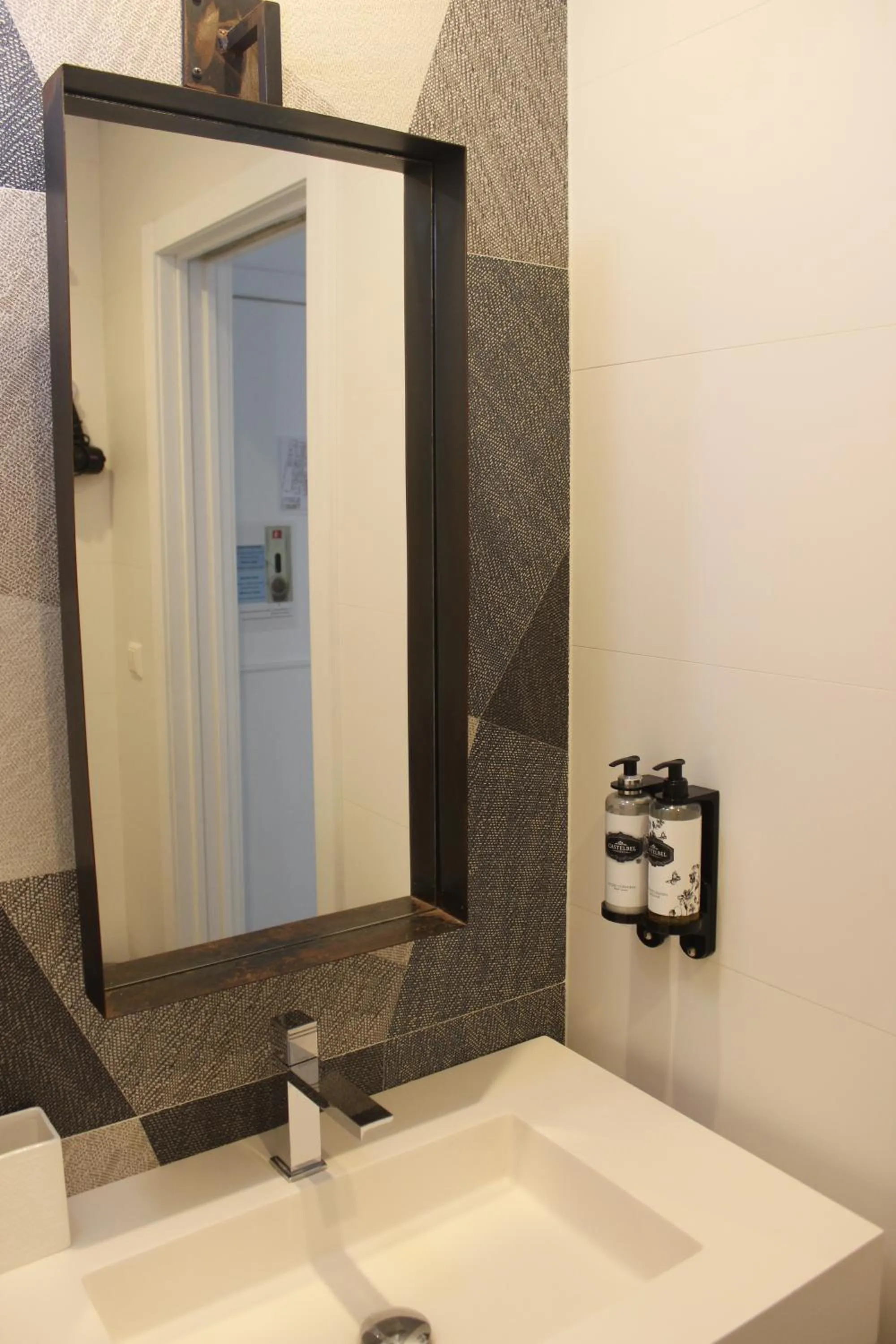 Shower in Hotel Boutique Teatro Romano