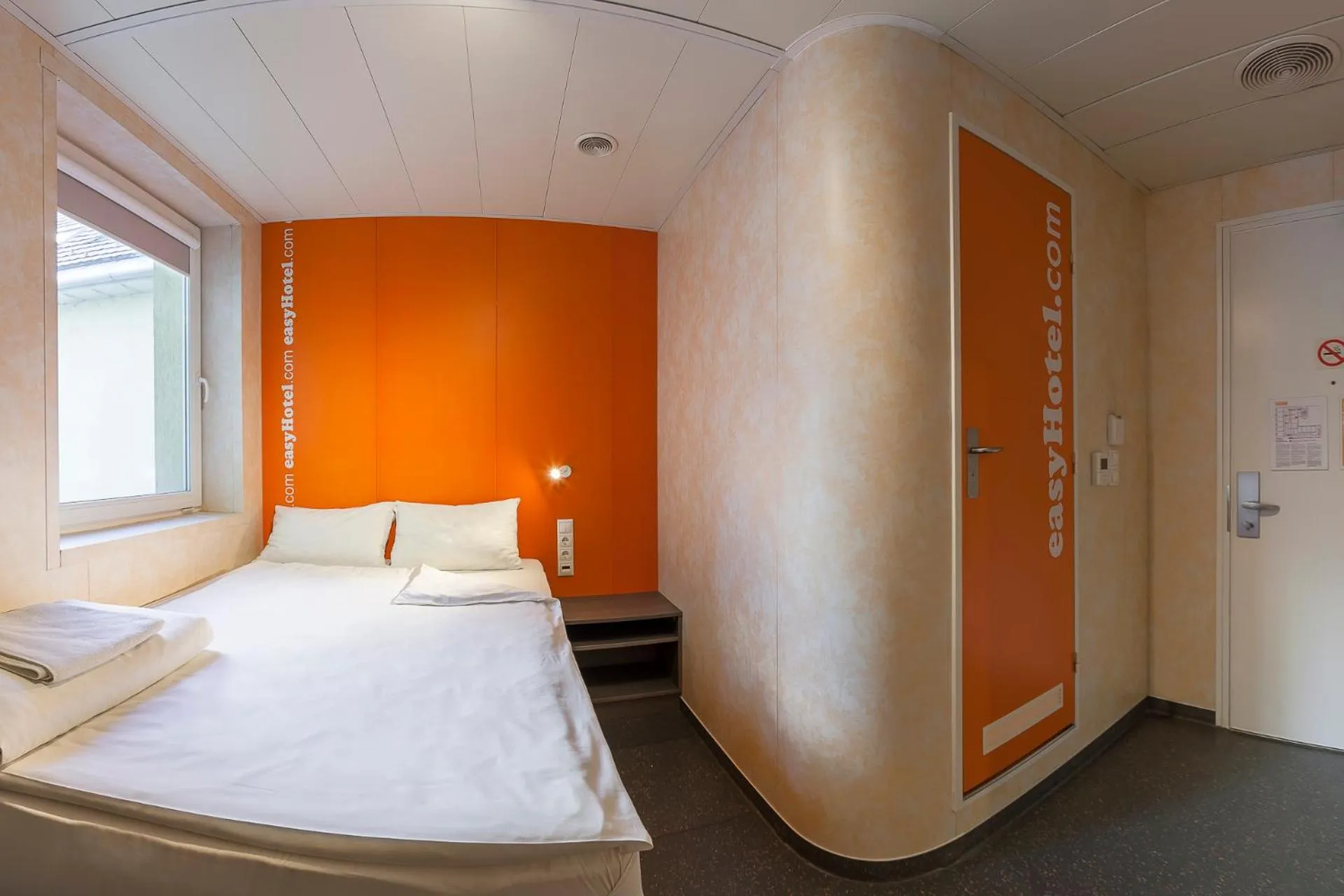 Bed in easyHotel Budapest Oktogon