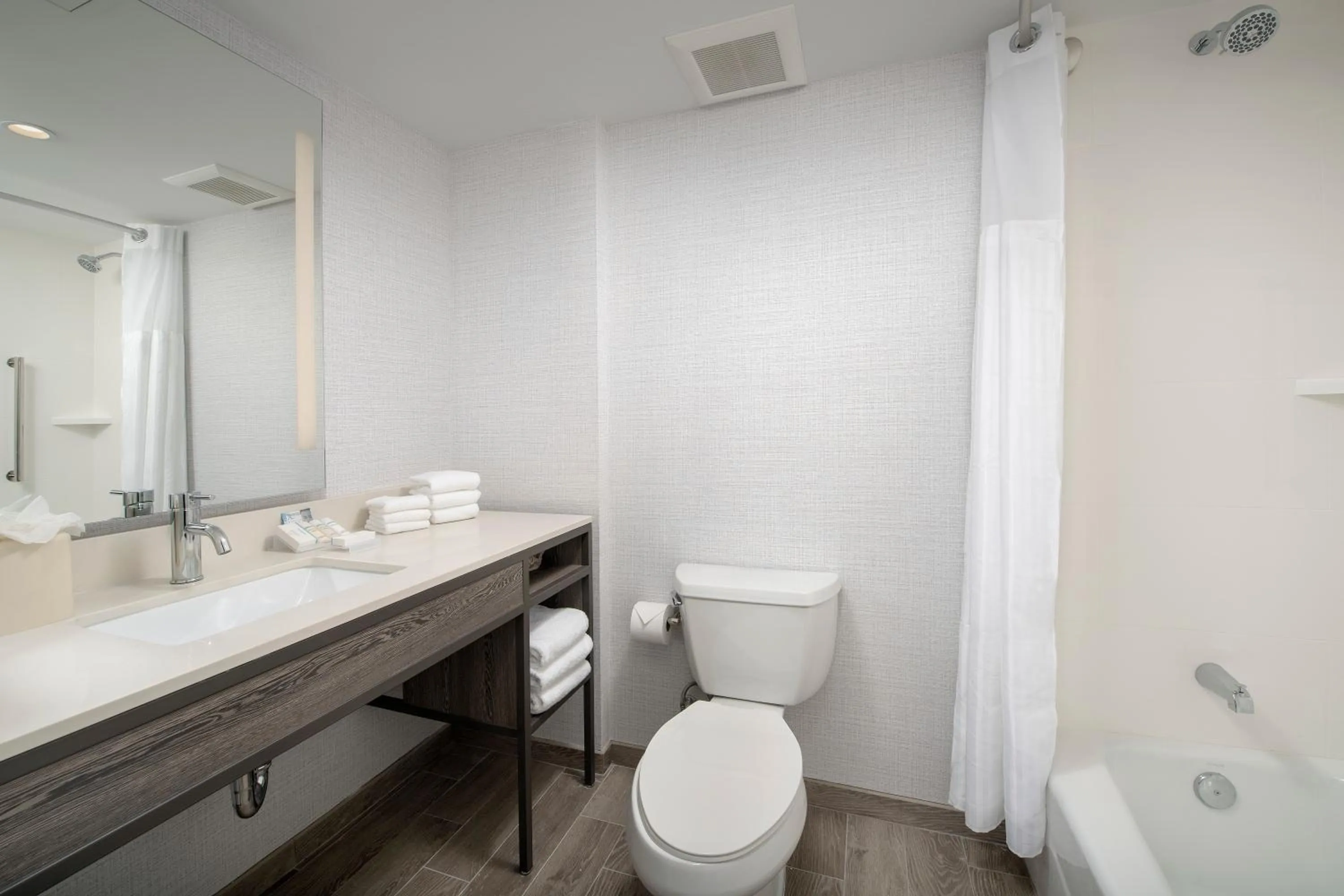 Bathroom in Hilton Garden Inn Miami Brickell South