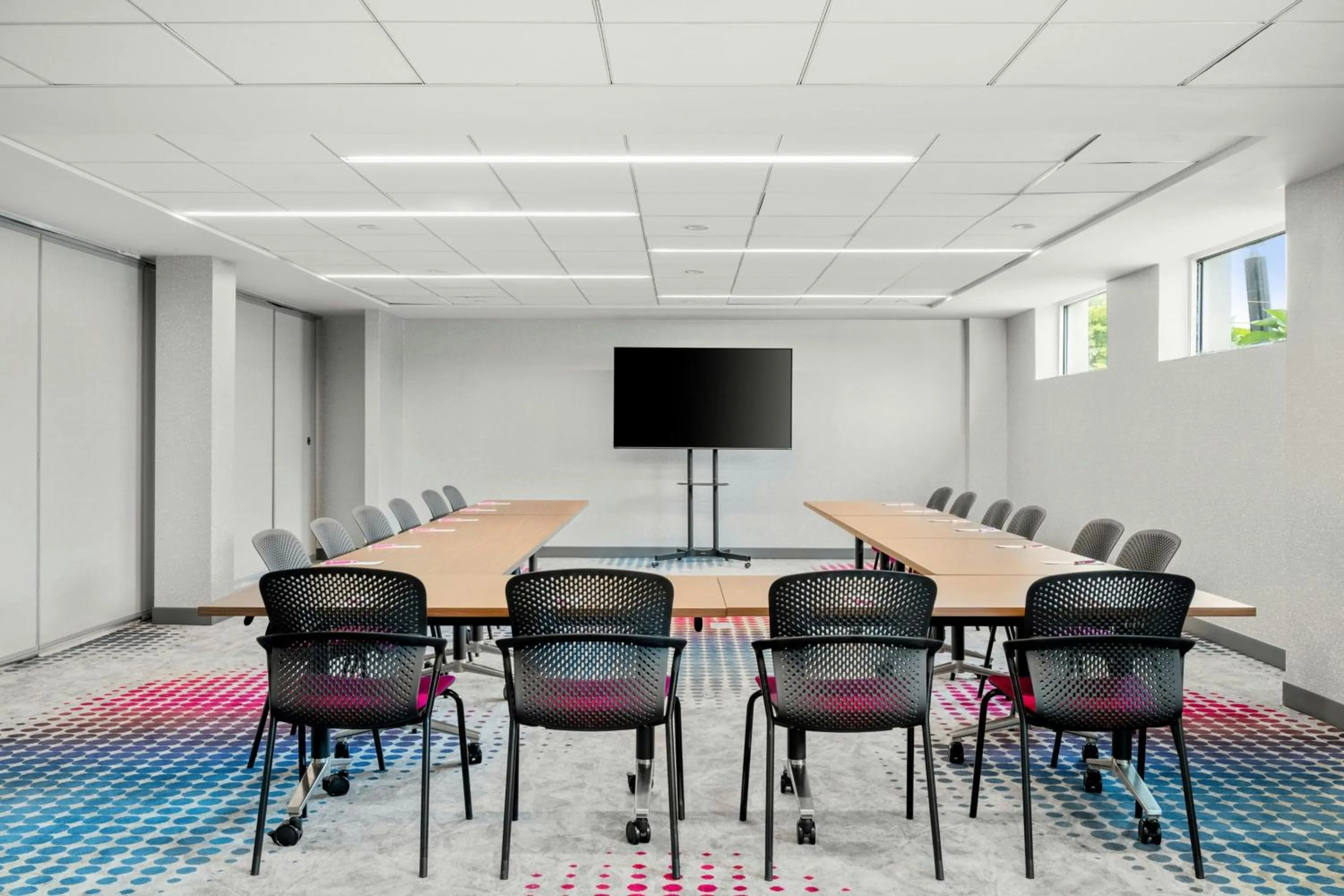 Meeting/conference room in Aloft Chicago Schaumburg