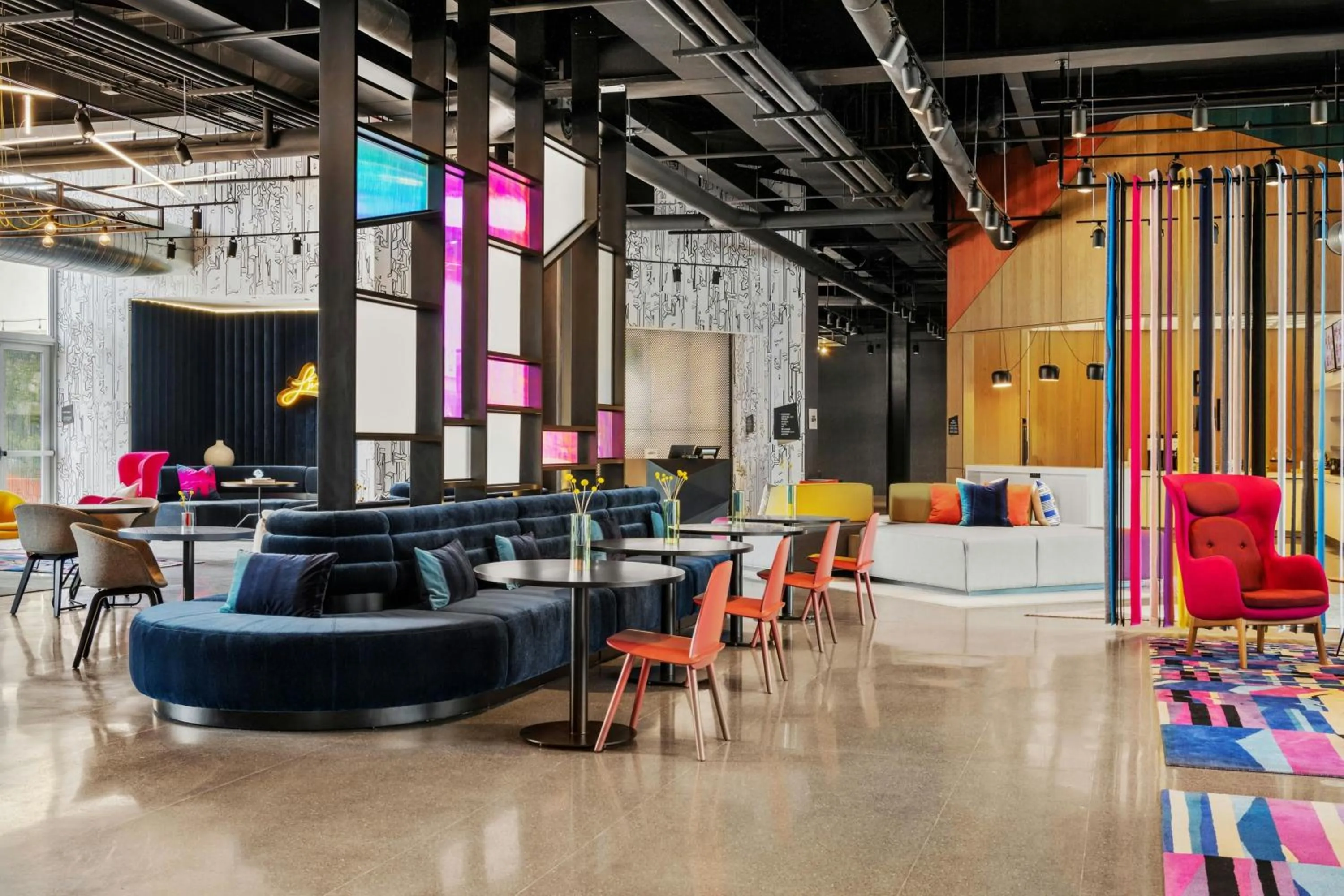 Lobby or reception in Aloft Chicago Schaumburg
