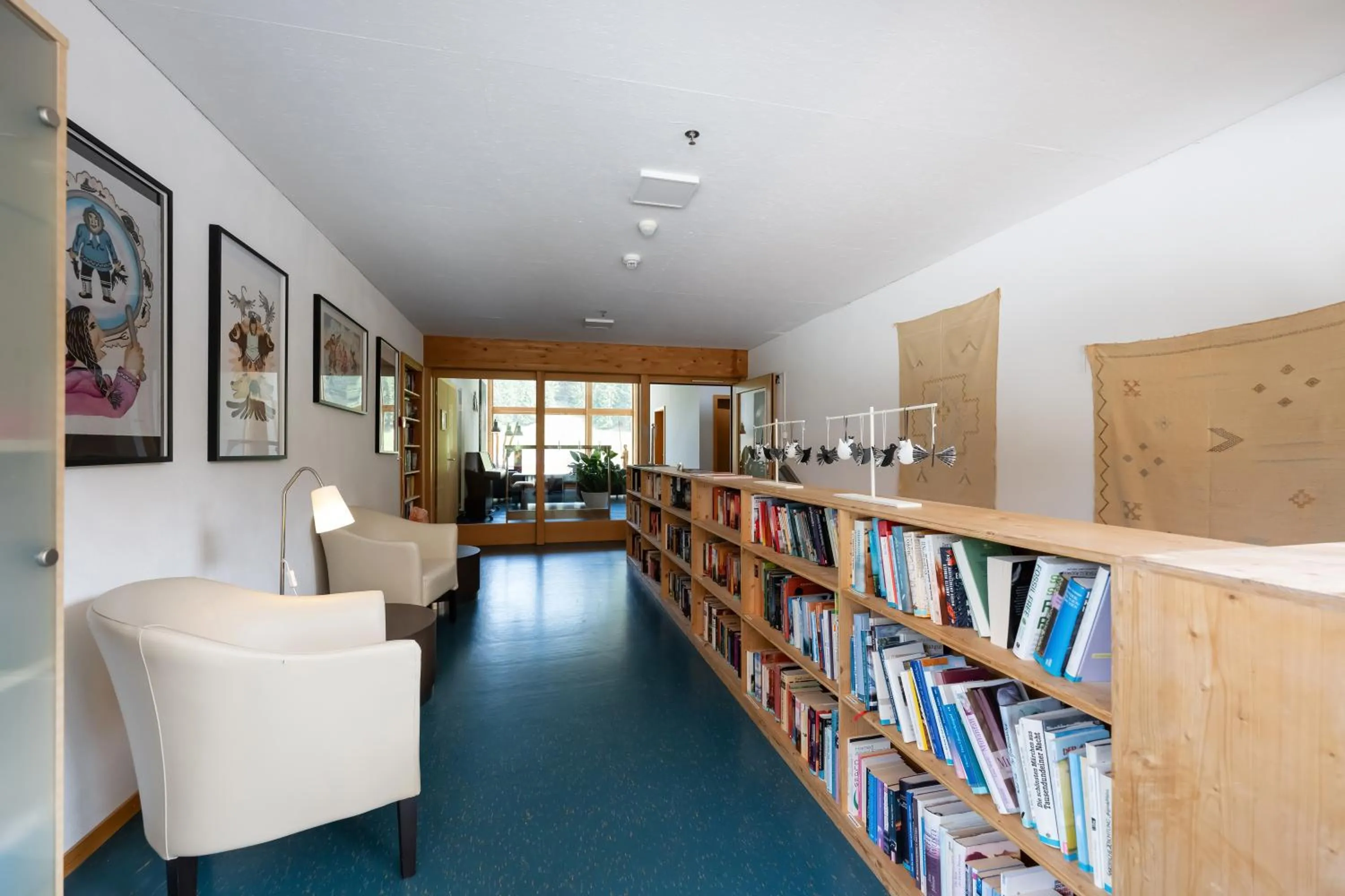 Communal lounge/ TV room in Shima-Davos