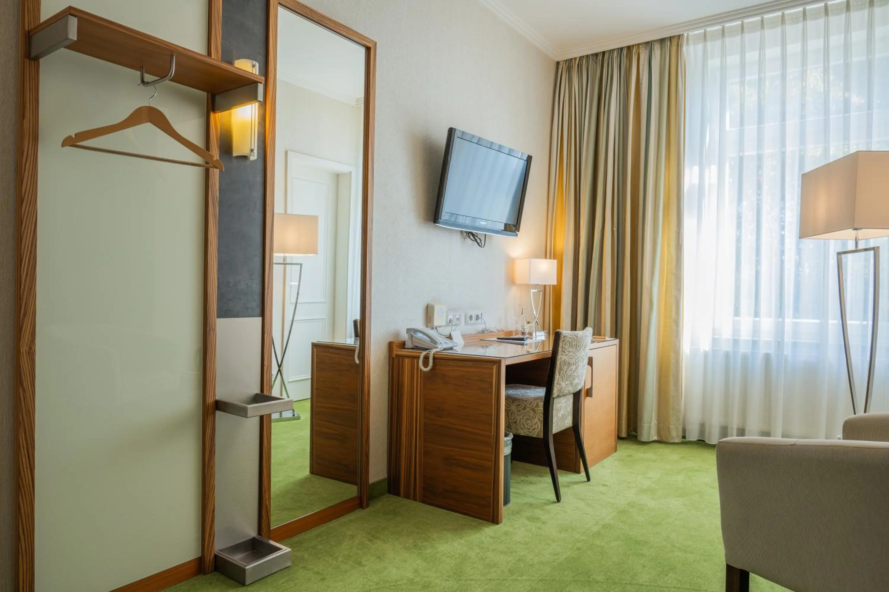 Photo of the whole room, Bed in Gästehaus Heinrich Schüchtermann