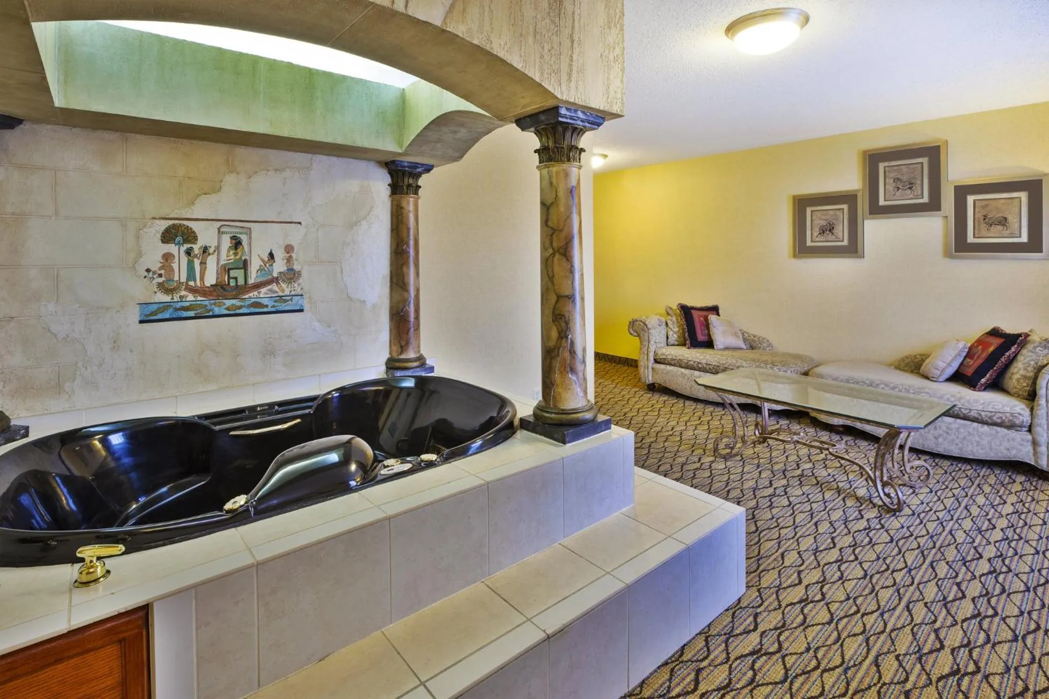 Photo of the whole room in Holiday Inn Express Hotel & Suites - Belleville Area by IHG