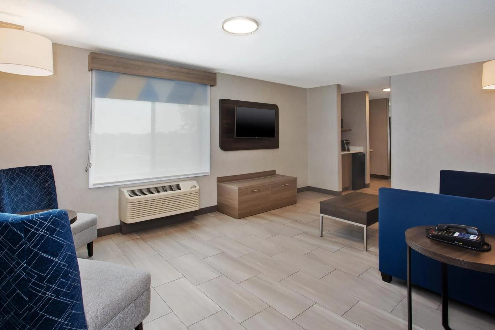 Photo of the whole room in Holiday Inn Express Hotel & Suites - Belleville Area by IHG