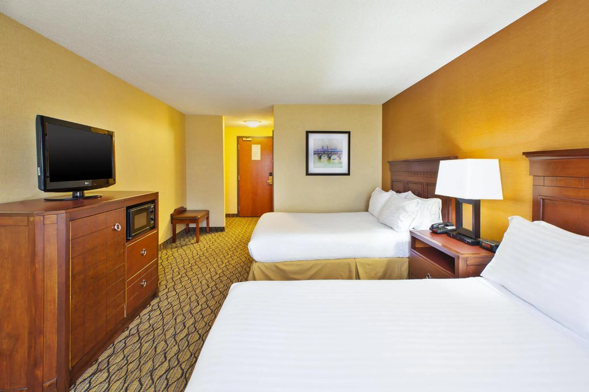 Photo of the whole room, Bed in Holiday Inn Express Hotel & Suites - Belleville Area by IHG
