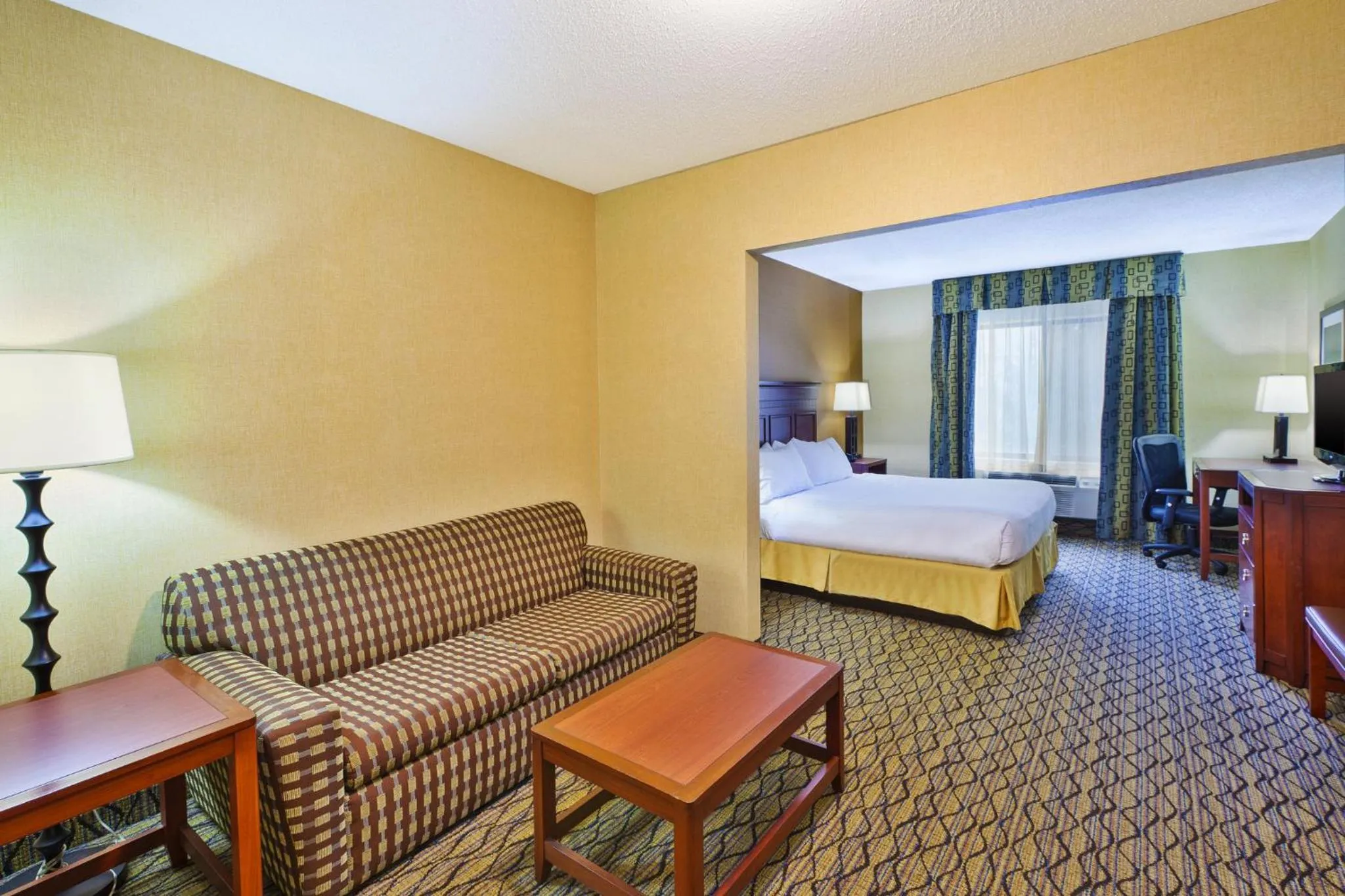 Photo of the whole room, Bed in Holiday Inn Express Hotel & Suites - Belleville Area by IHG
