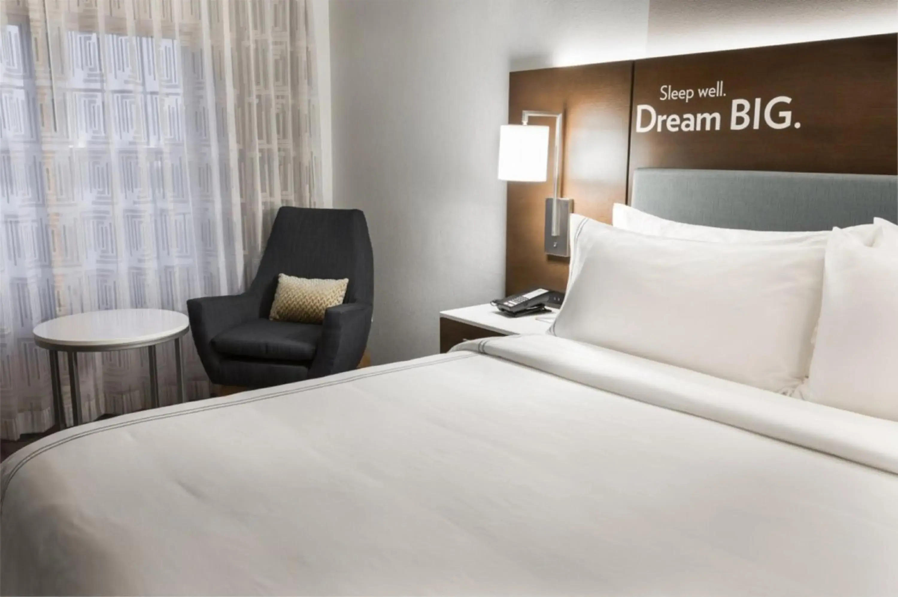 Executive King Room - Non-Smoking in EVEN Hotel Chicago - Tinley Park - Convention Center by IHG Executive King Room - Non-Smoking in EVEN Hotel Chicago - Tinley Park - Convention Center by IHG