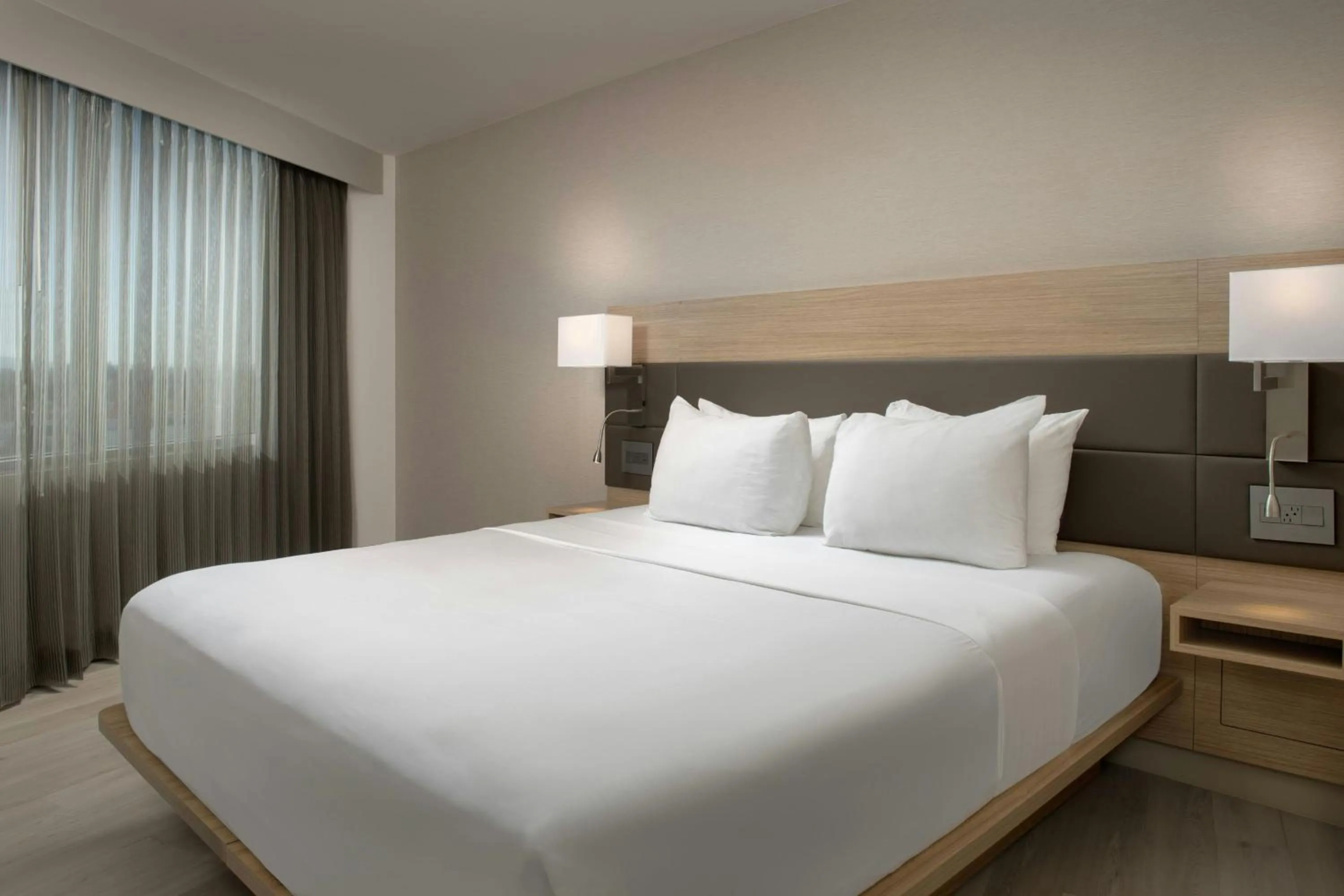 Bedroom, Bed in AC Hotel by Marriott Portland Lake Oswego