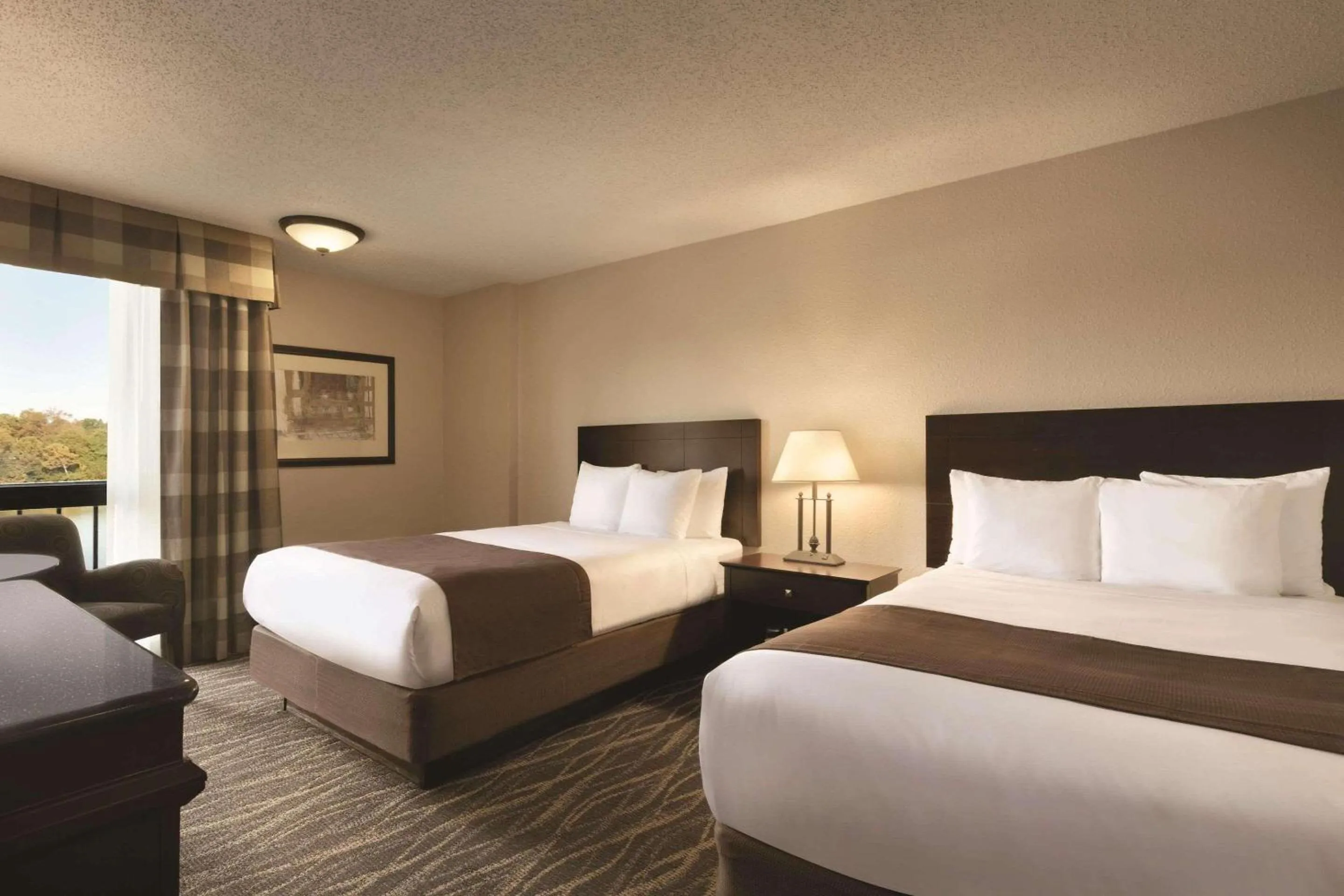 Bedroom, Bed in Radisson Hotel Louisville North