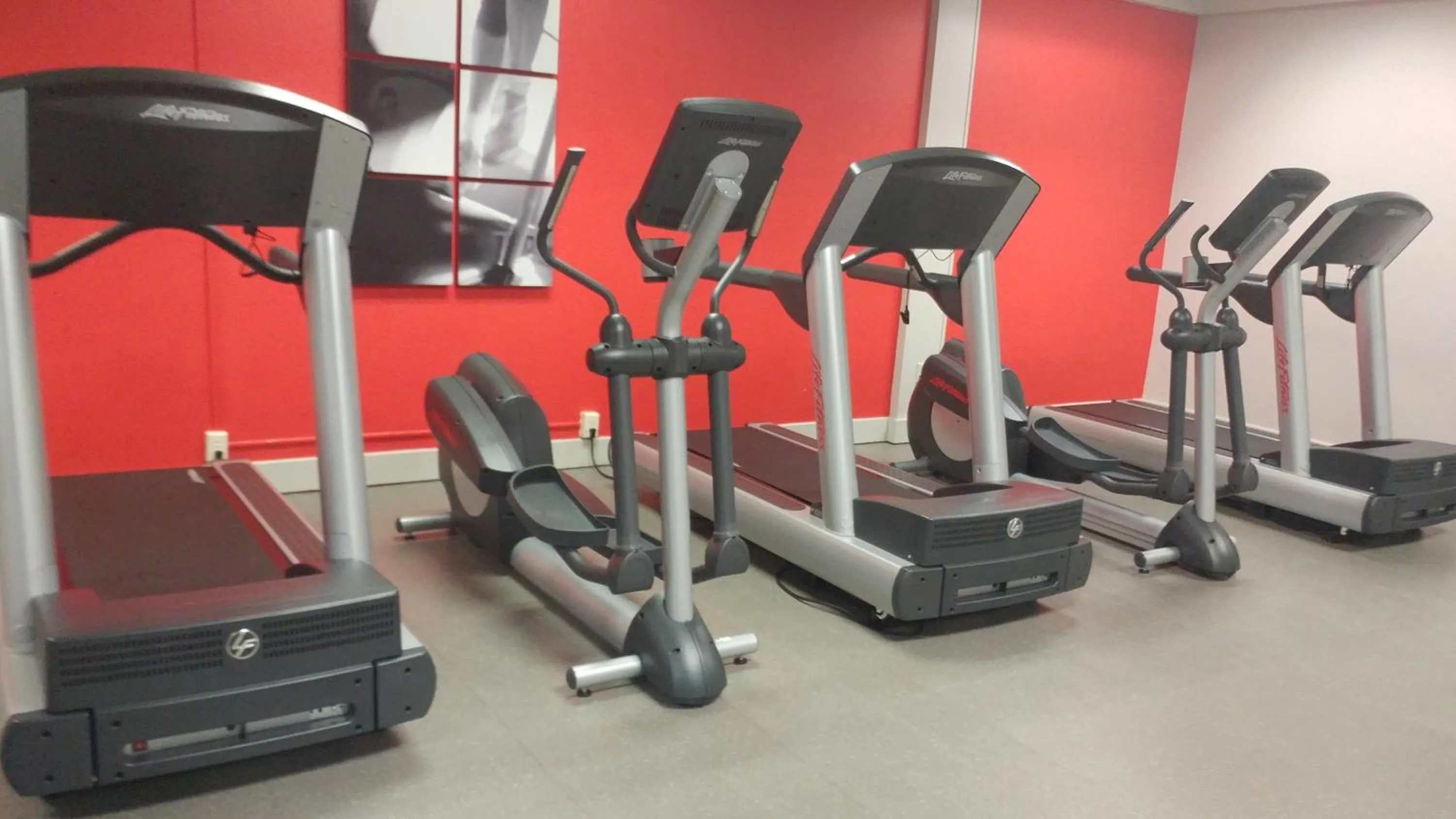 Fitness centre/facilities in Radisson Hotel Louisville North
