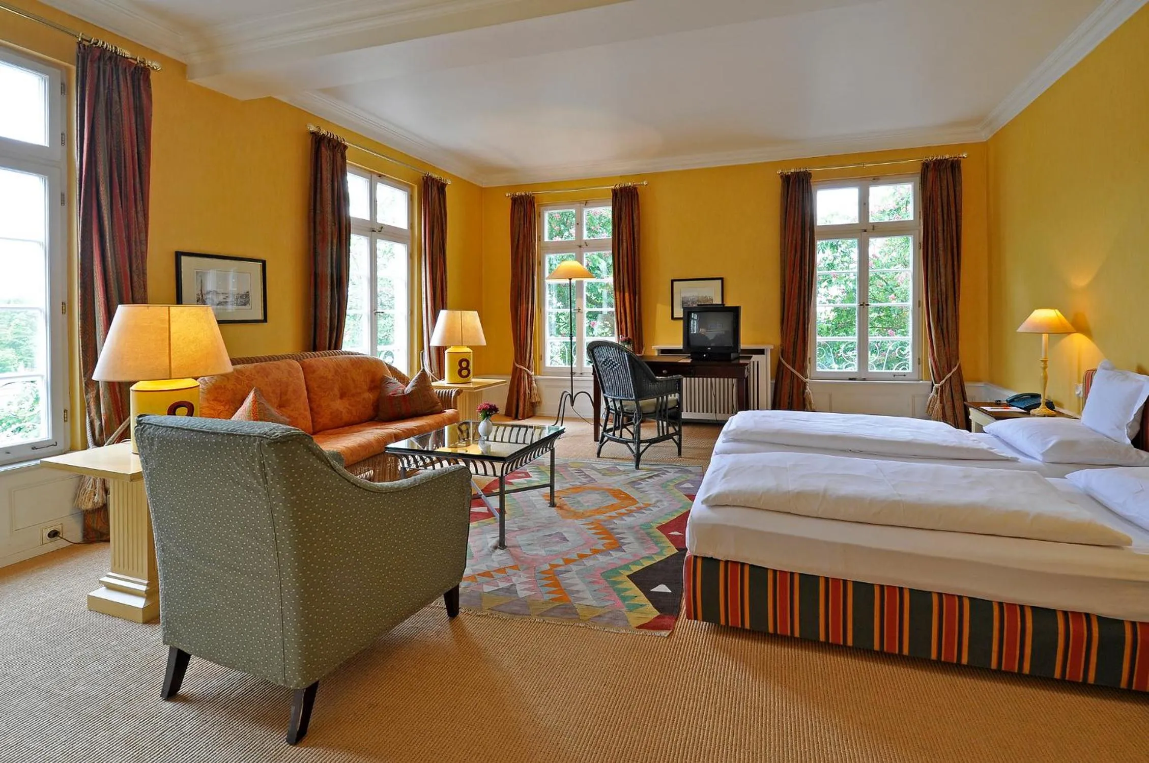 Day, Bed in Herrenhaus von Löw