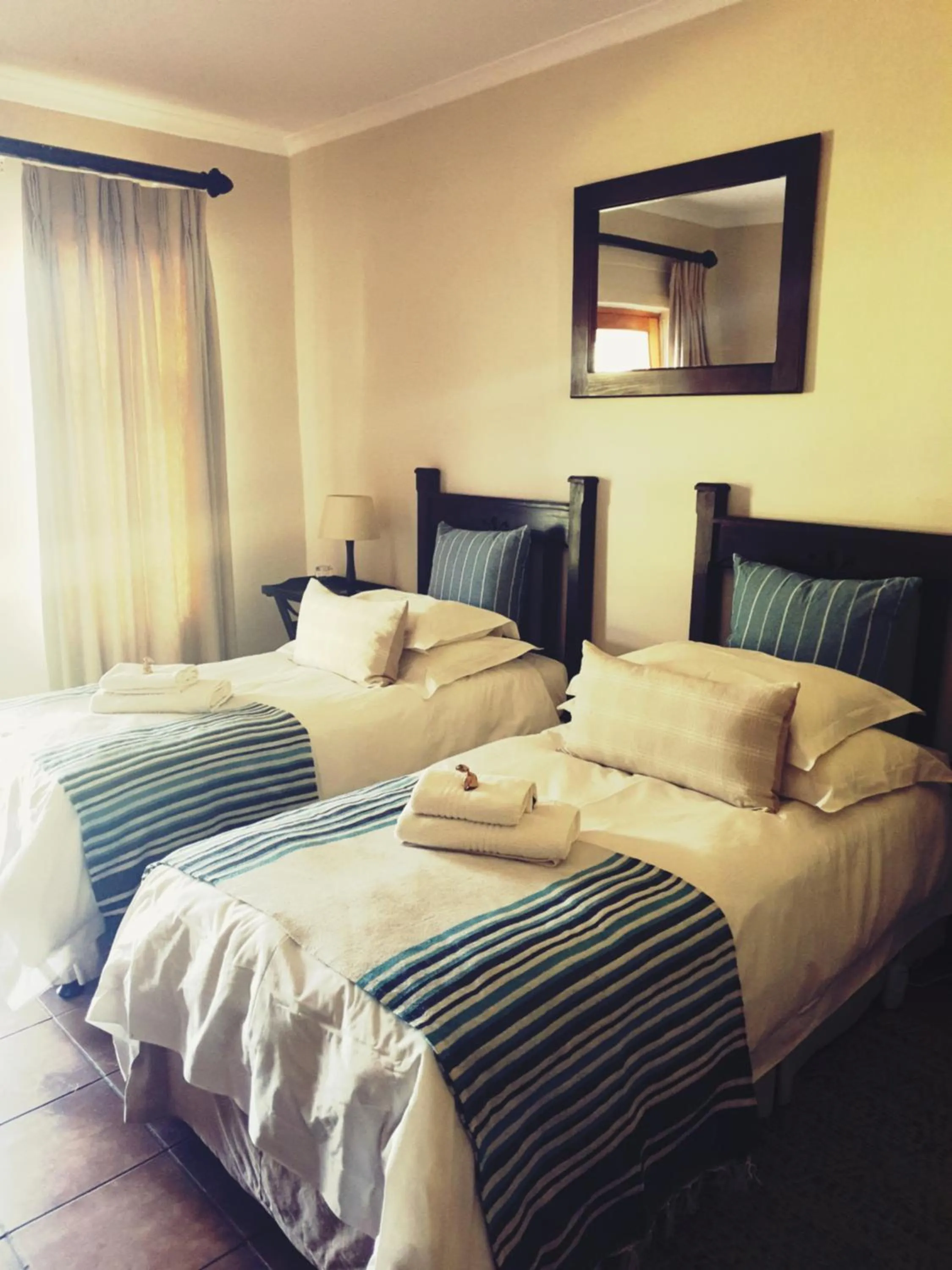 Bedroom, Bed in Ash River Lodge