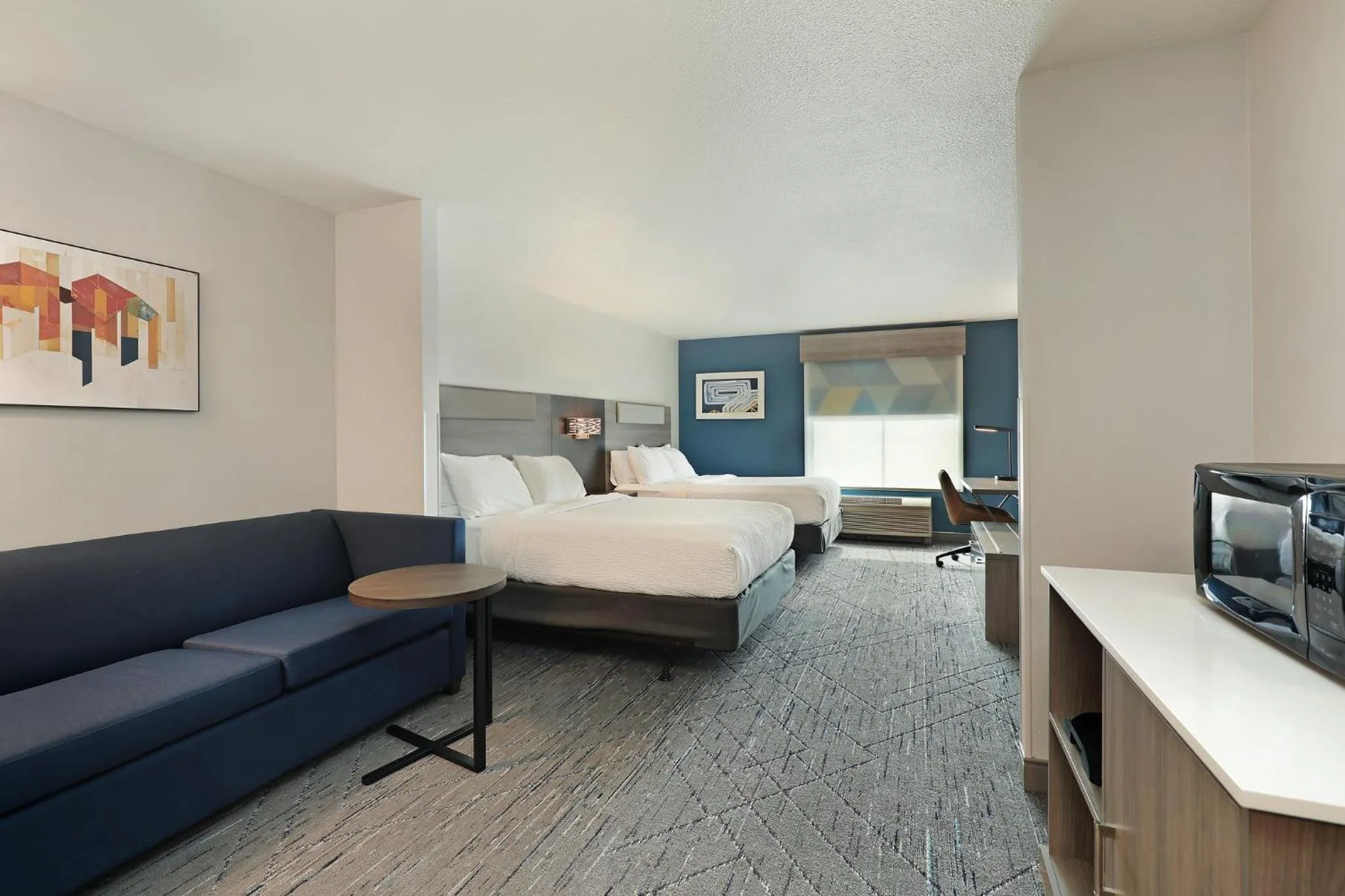 Photo of the whole room, Bed in Holiday Inn Express Hotel & Suites Milwaukee-New Berlin by IHG