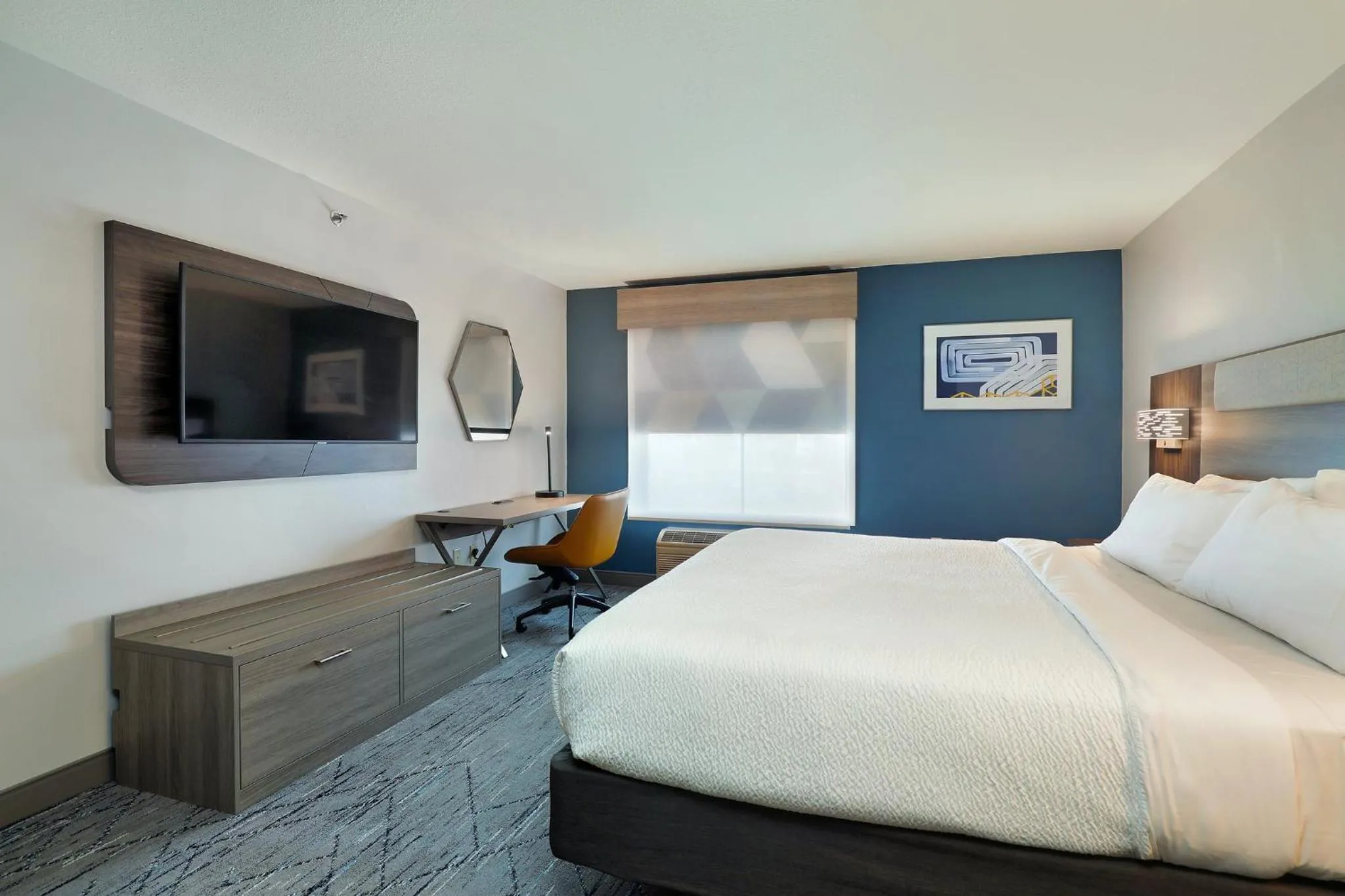 Bedroom, Bed in Holiday Inn Express Hotel & Suites Milwaukee-New Berlin by IHG