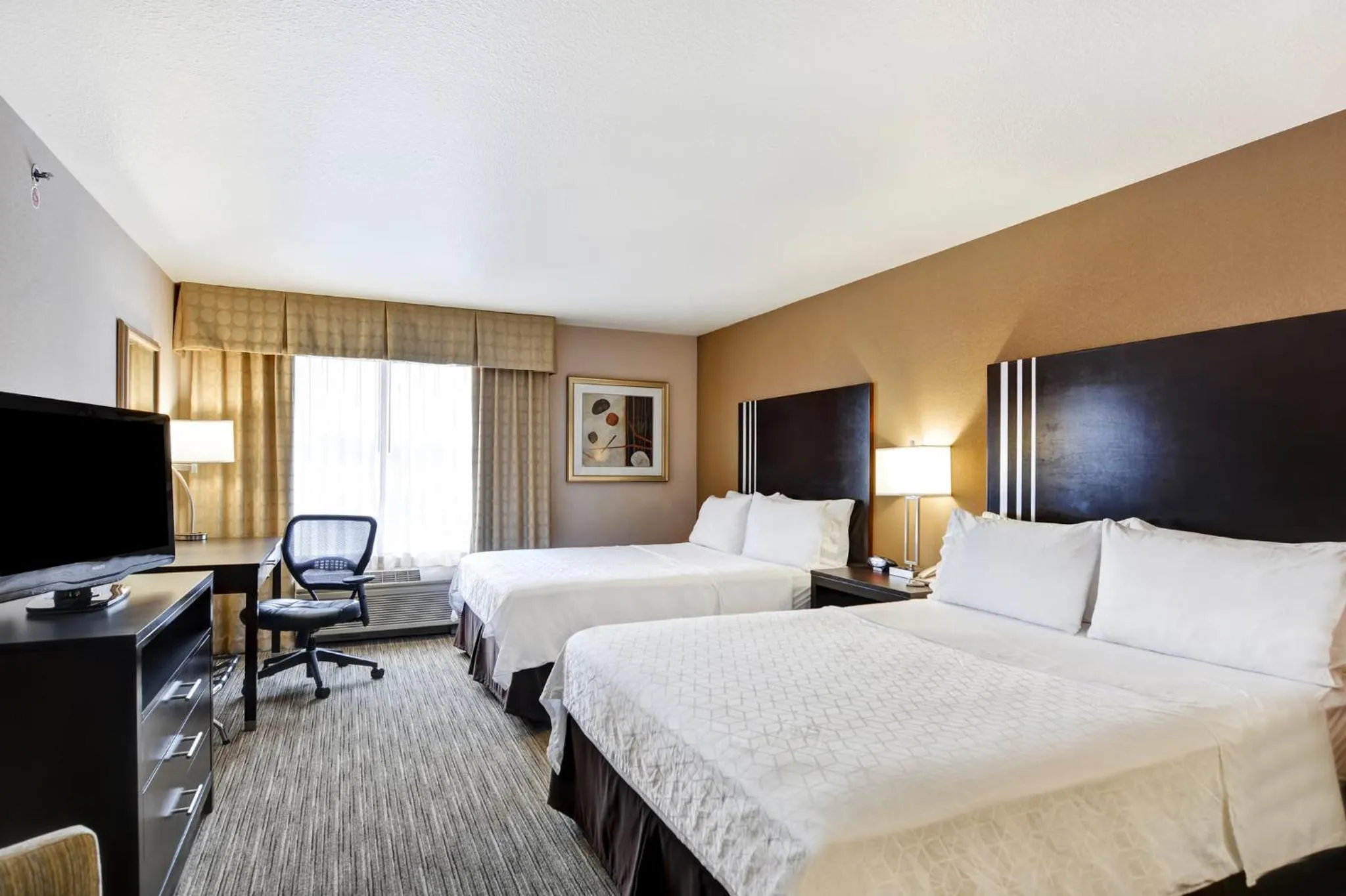 Bedroom, Bed in Holiday Inn Express Hotel & Suites Milwaukee-New Berlin by IHG