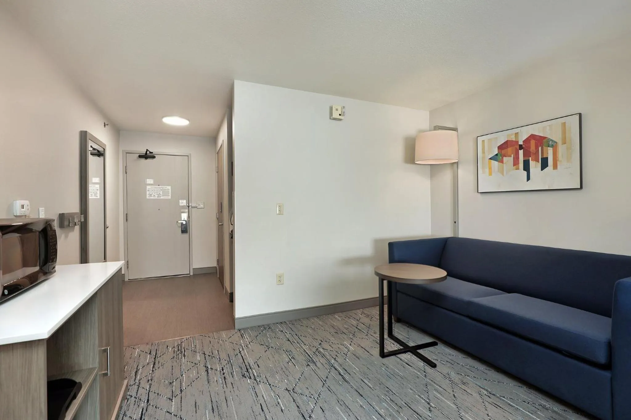 Bedroom in Holiday Inn Express Hotel & Suites Milwaukee-New Berlin by IHG