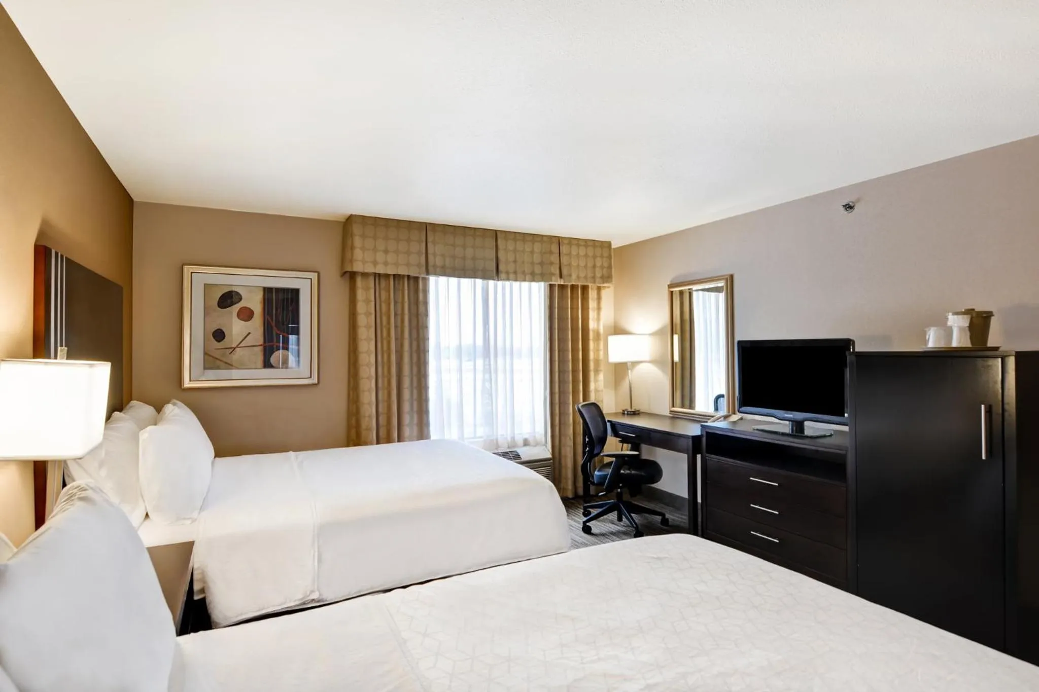 Bedroom, Bed in Holiday Inn Express Hotel & Suites Milwaukee-New Berlin by IHG