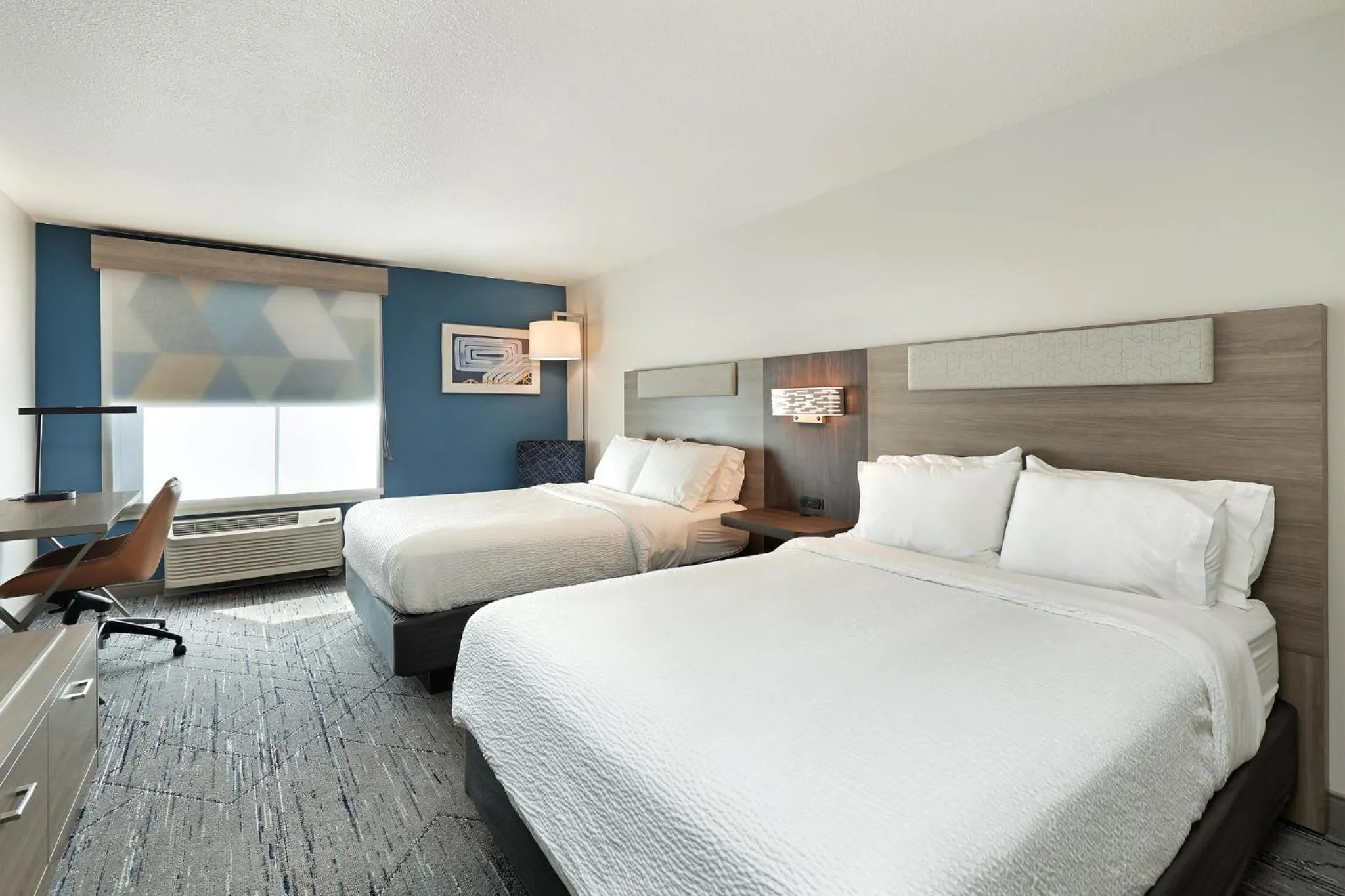 Photo of the whole room, Bed in Holiday Inn Express Hotel & Suites Milwaukee-New Berlin by IHG