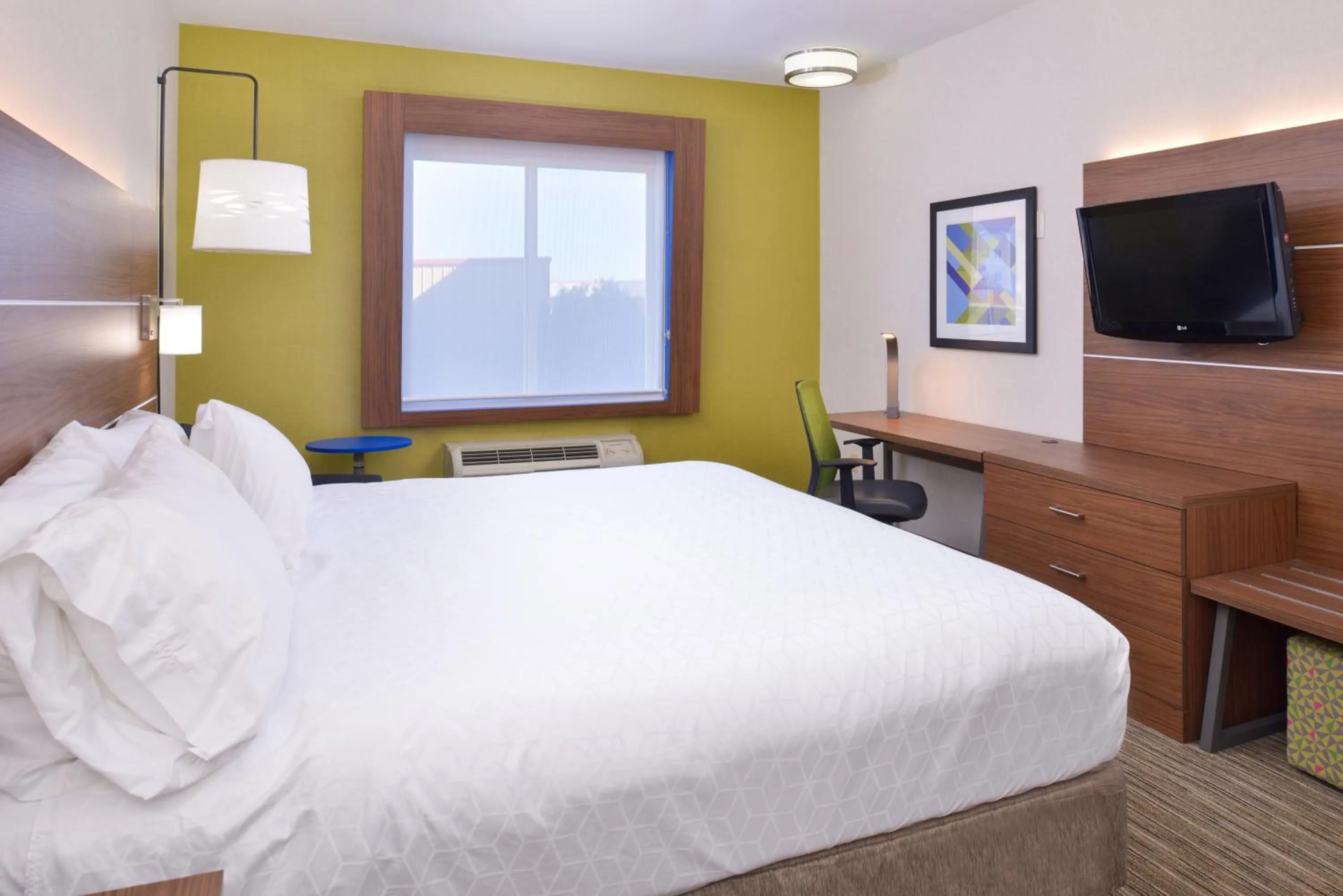 Photo of the whole room, Bed in Holiday Inn Express Hotel & Suites Abilene Mall South by IHG