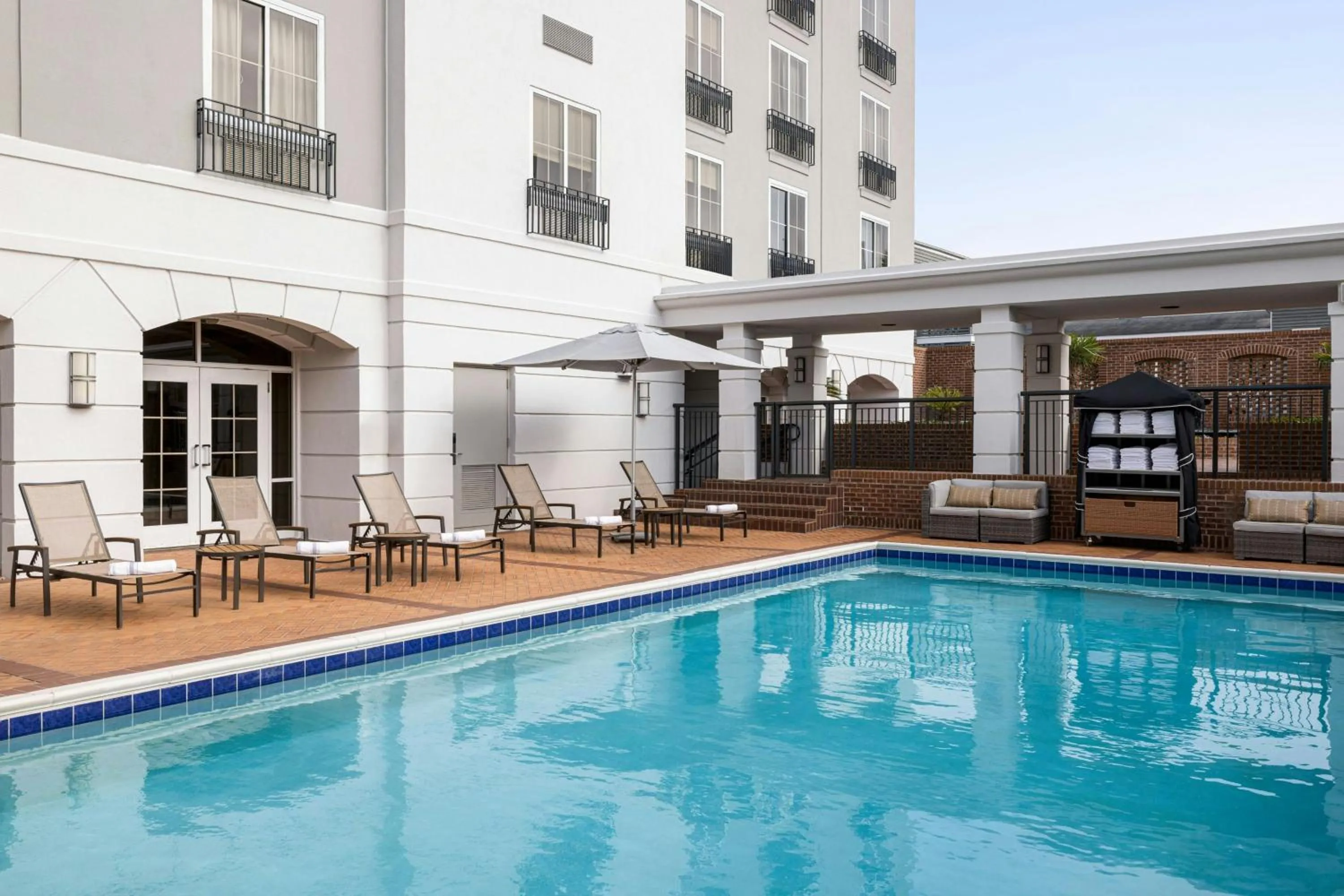 Swimming pool in Courtyard by Marriott Charleston Historic District