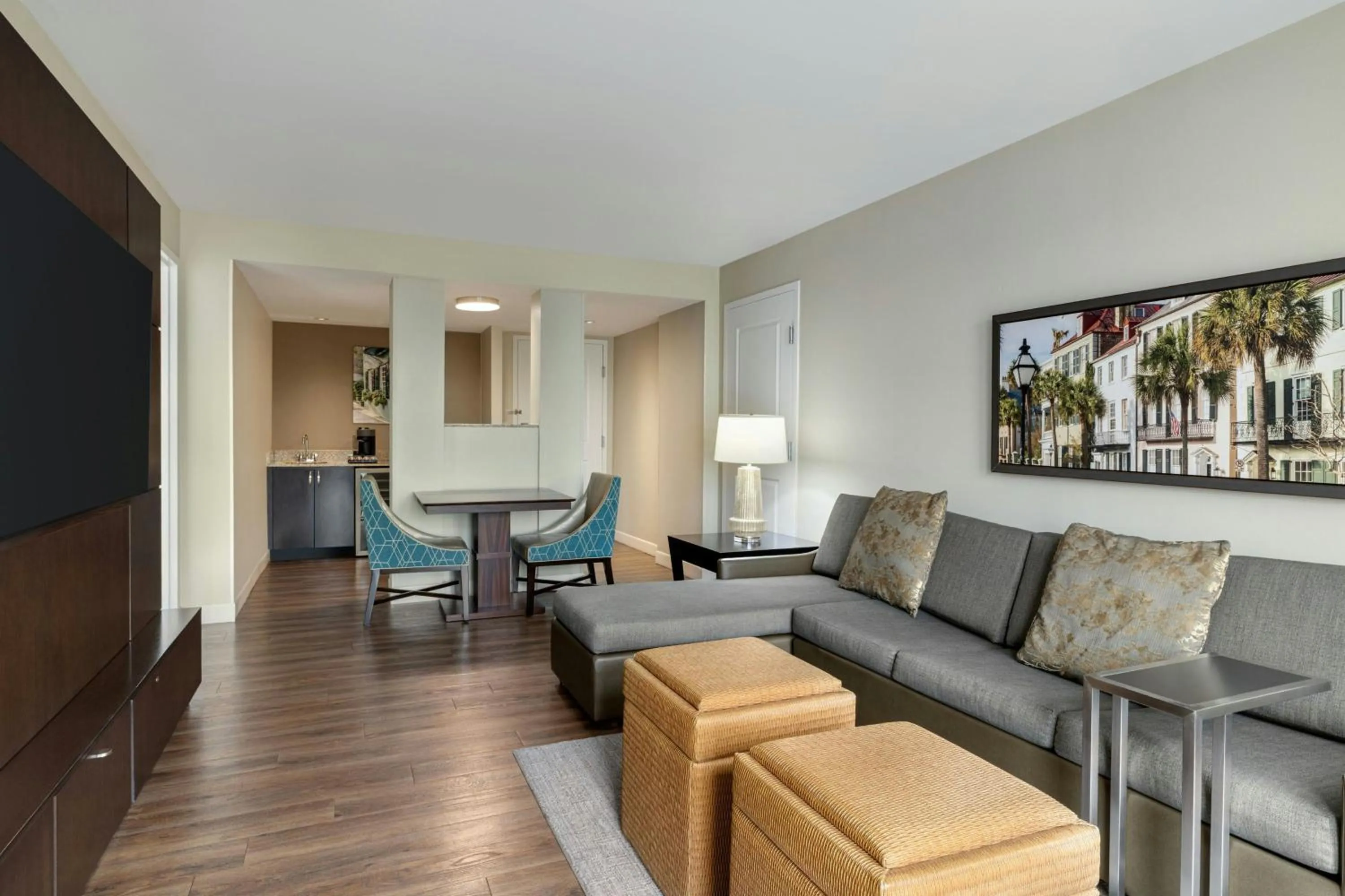 Photo of the whole room in Courtyard by Marriott Charleston Historic District