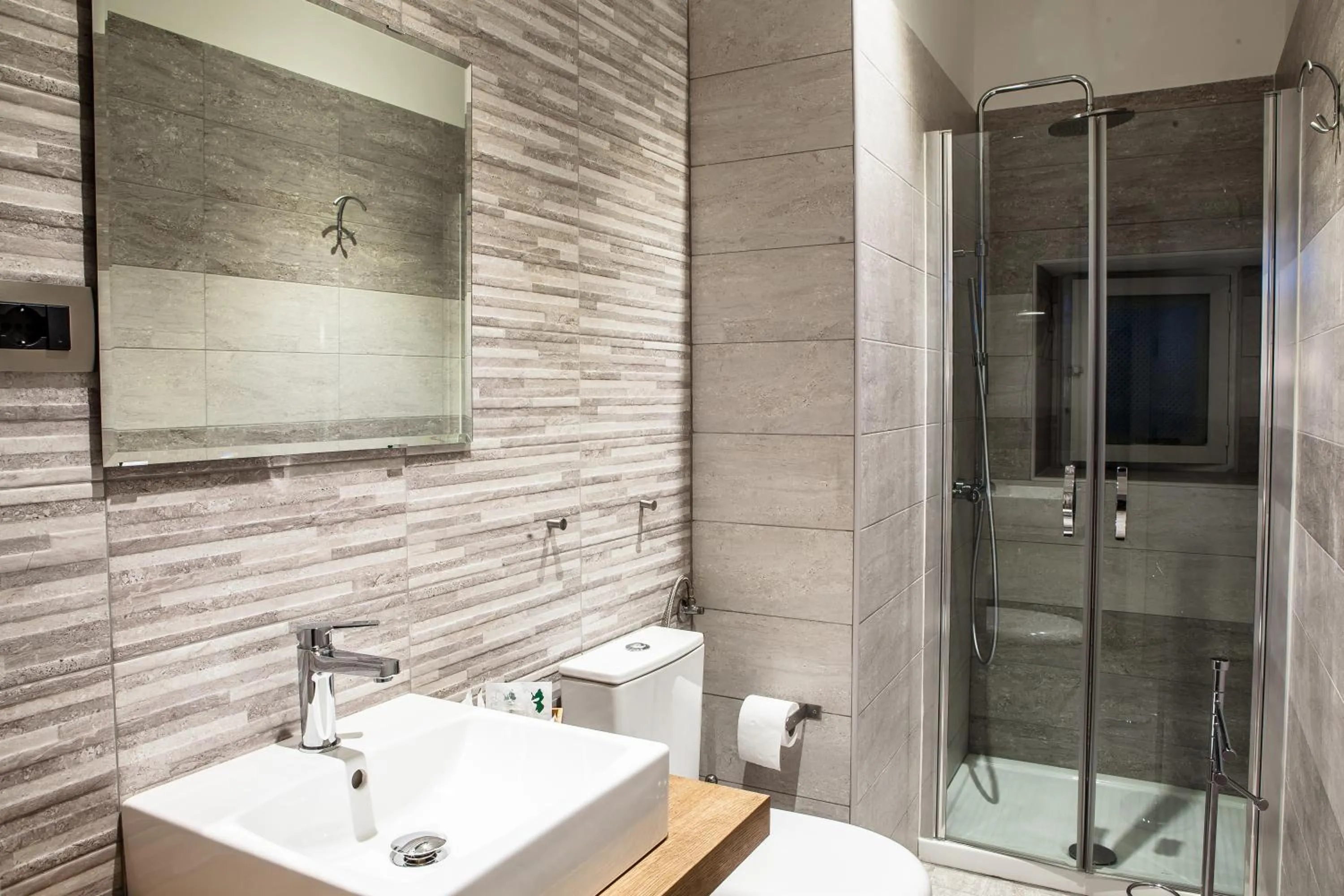 Shower in Venere Rooms