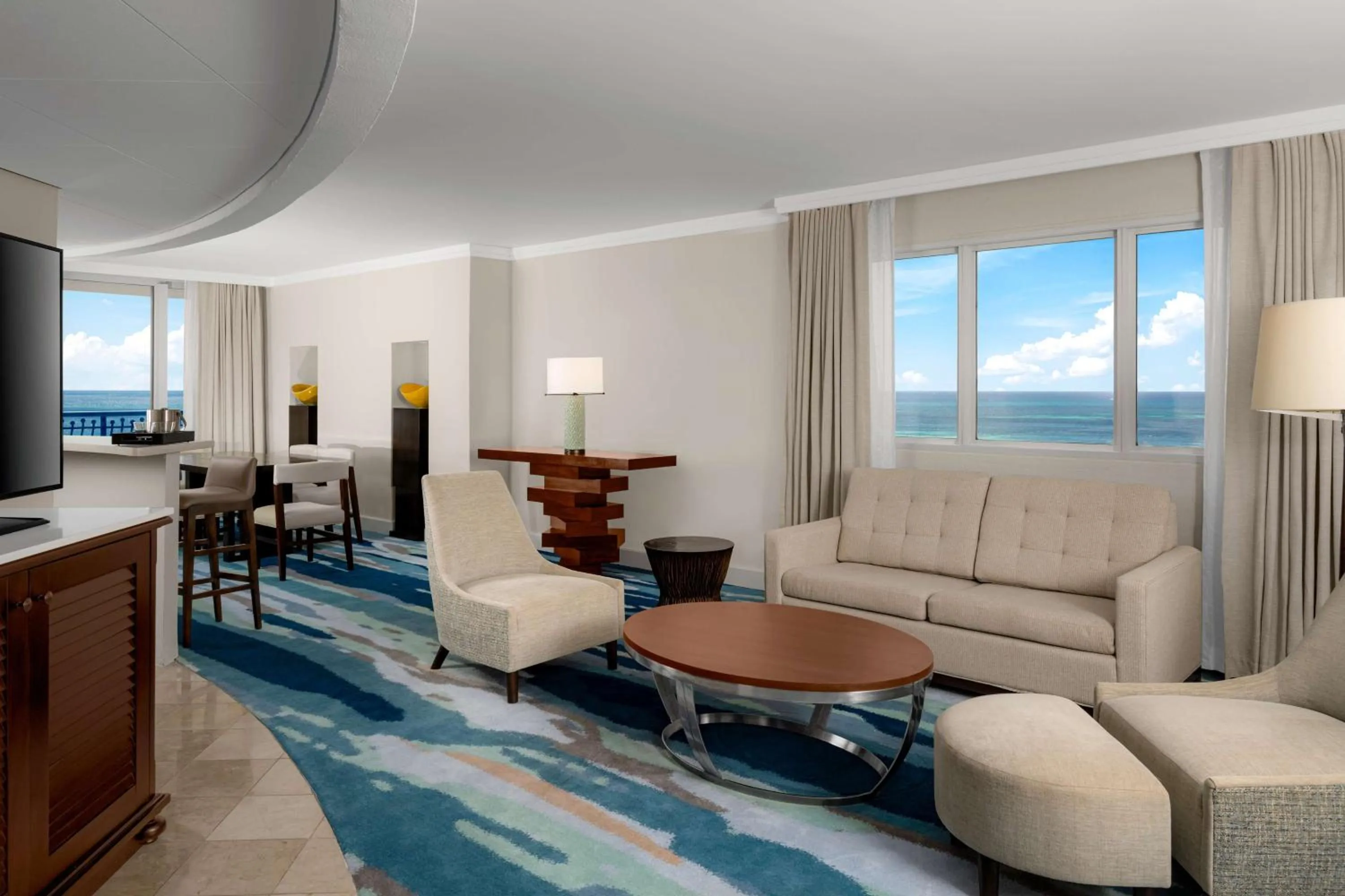 Living room in Hilton Aruba Caribbean Resort & Casino
