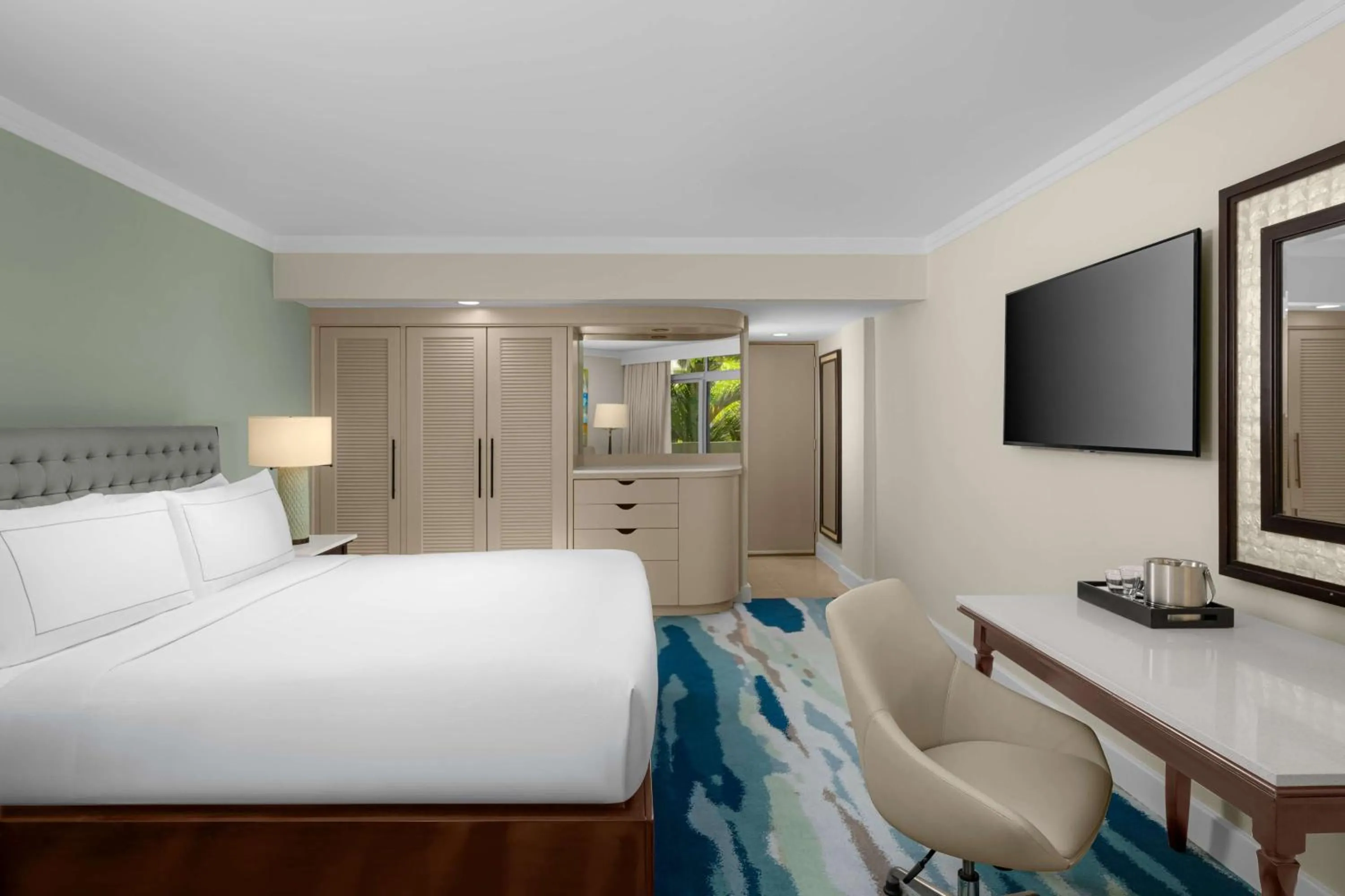 Bedroom, Bed in Hilton Aruba Caribbean Resort & Casino