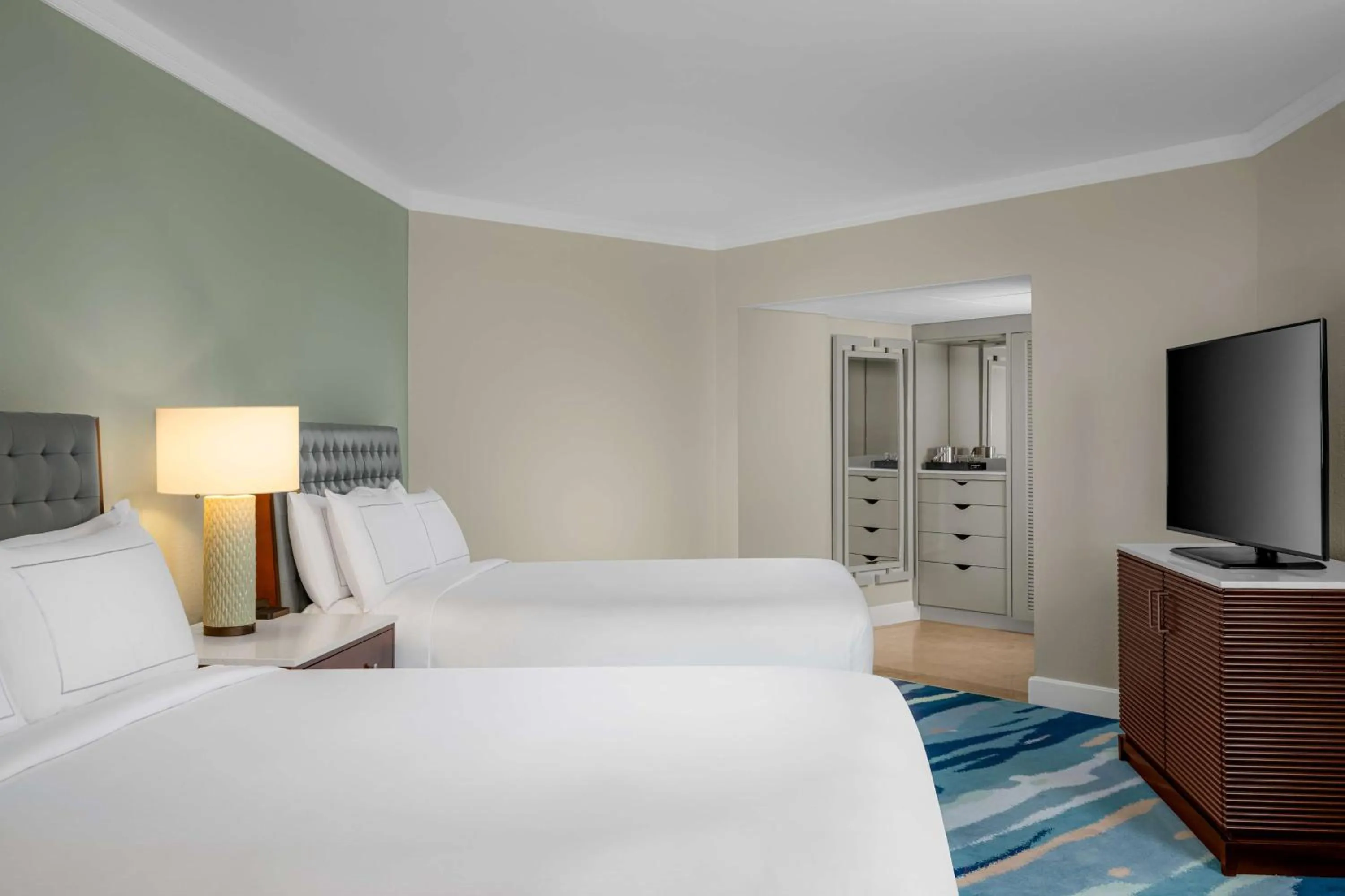 Photo of the whole room, Bed in Hilton Aruba Caribbean Resort & Casino