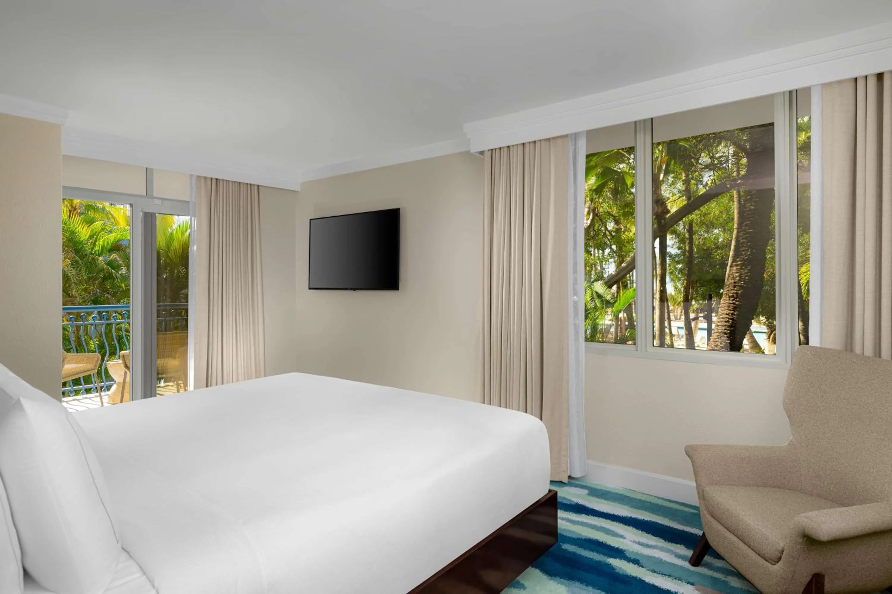 Bed in Hilton Aruba Caribbean Resort & Casino