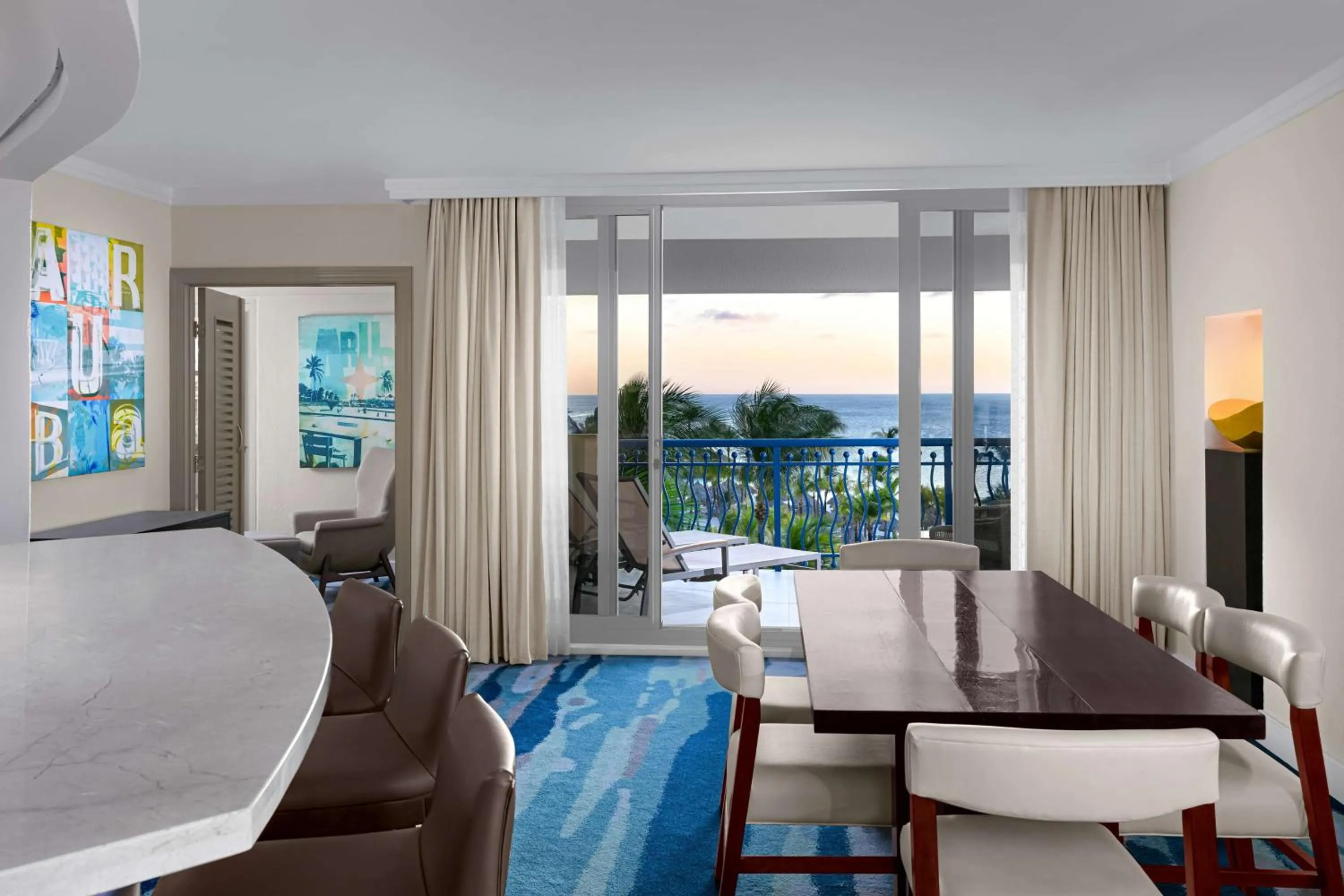 Living room in Hilton Aruba Caribbean Resort & Casino