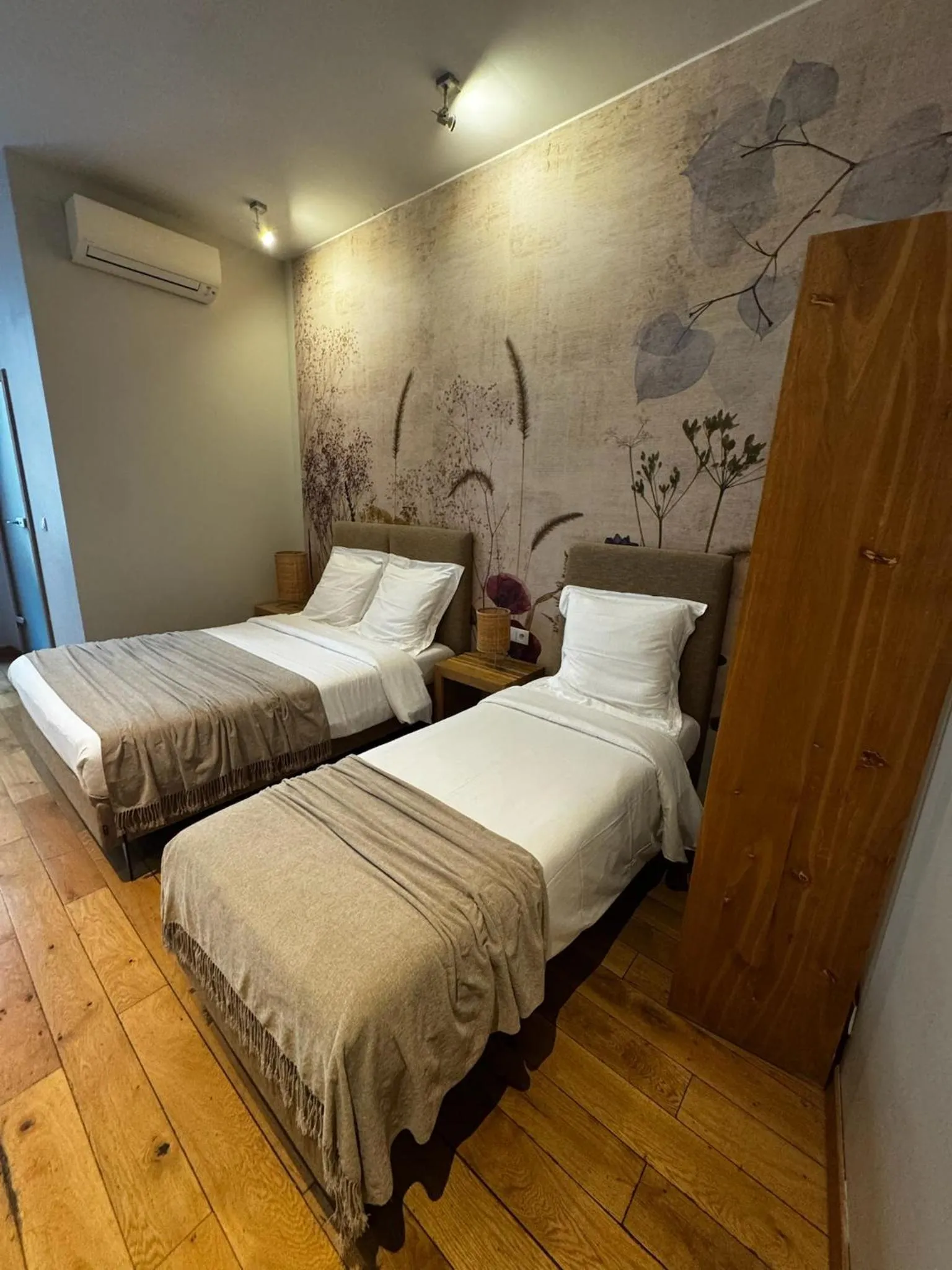 Bedroom, Bed in Hotel De La Mer