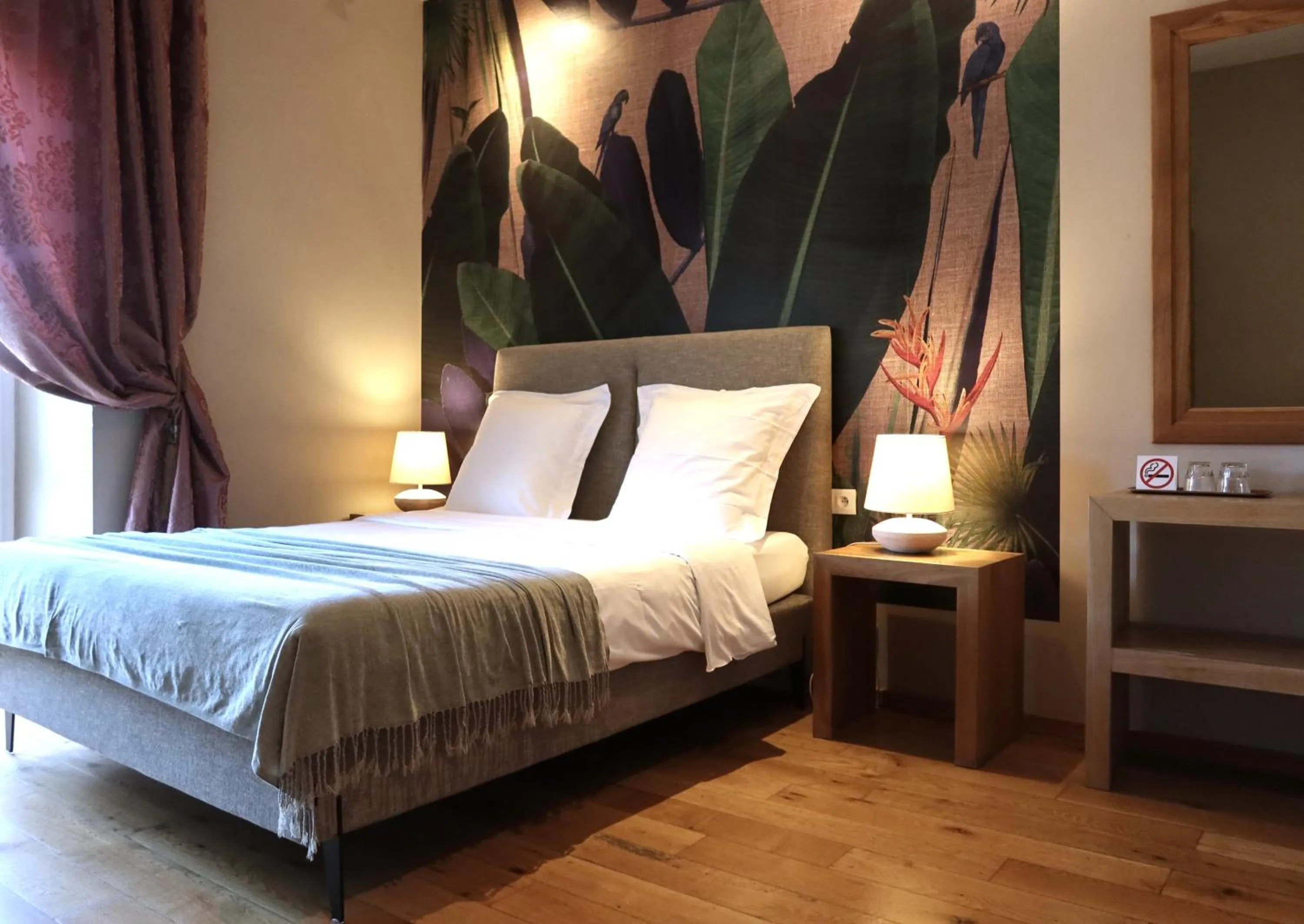 Bed in Hotel De La Mer