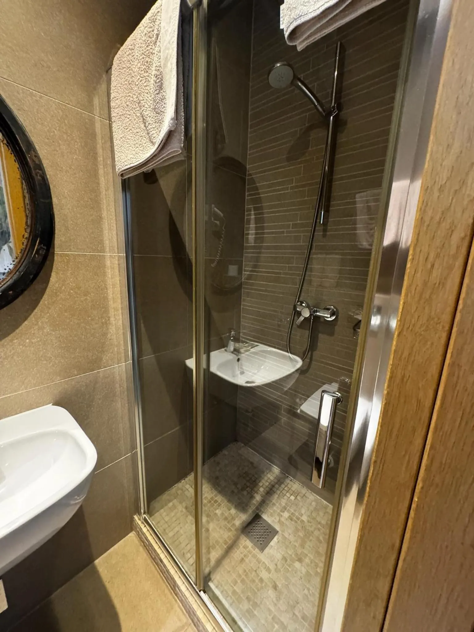 Bathroom in Hotel De La Mer