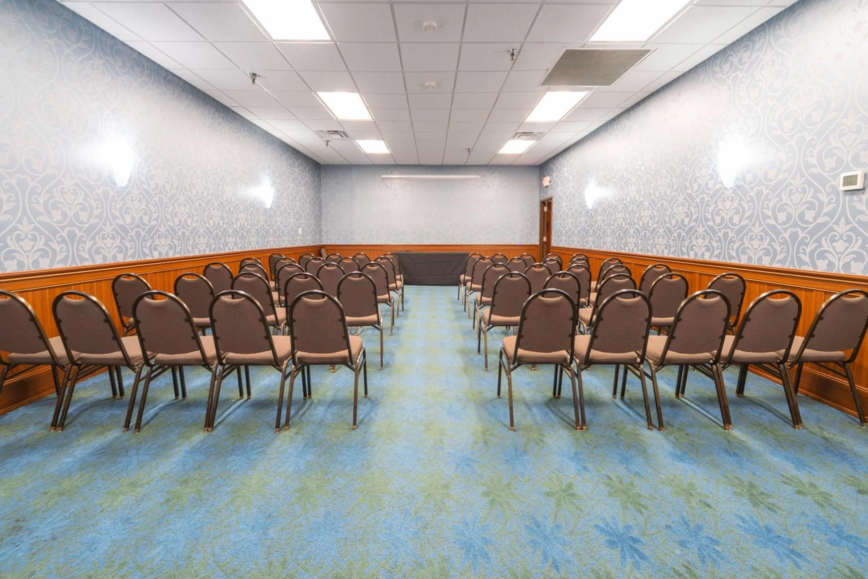 Meeting/conference room in Holiday Inn Louisville East - Hurstbourne by IHG