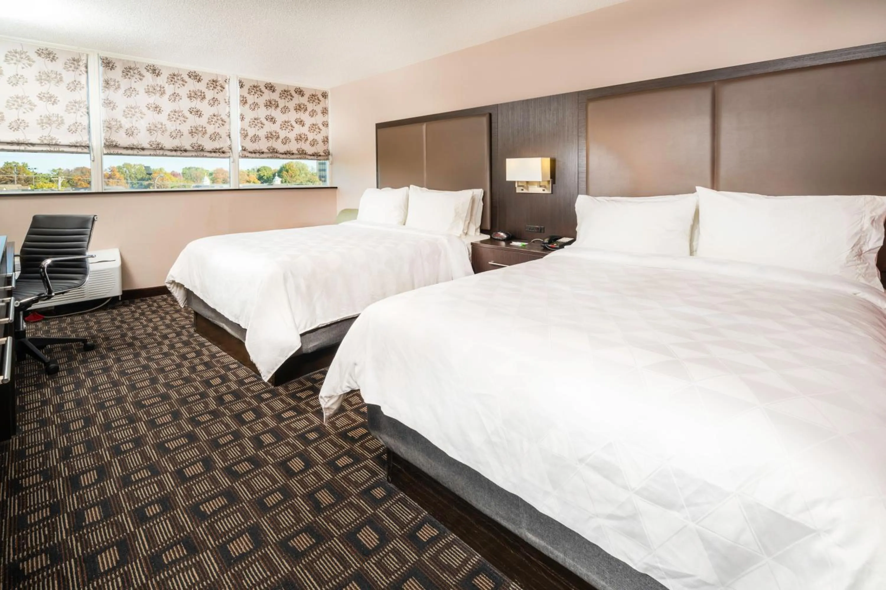 Bedroom, Bed in Holiday Inn Louisville East - Hurstbourne by IHG
